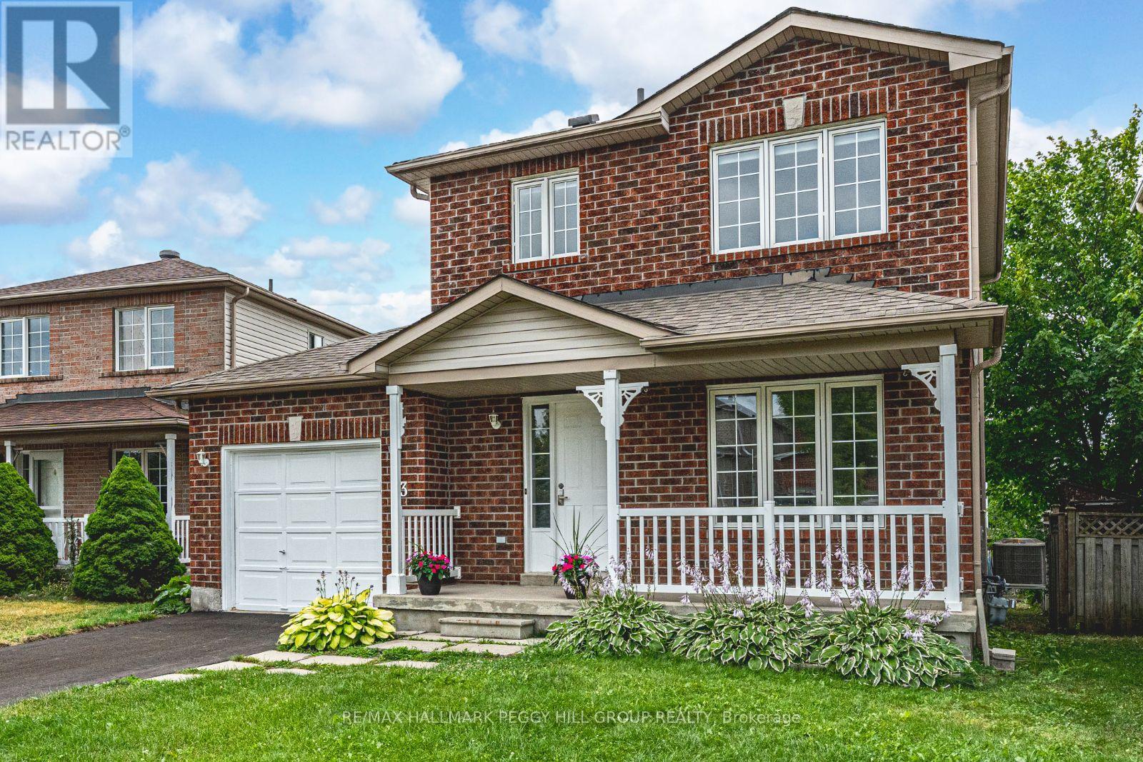 13 Golds Cres, Barrie, ON L4N 8R5