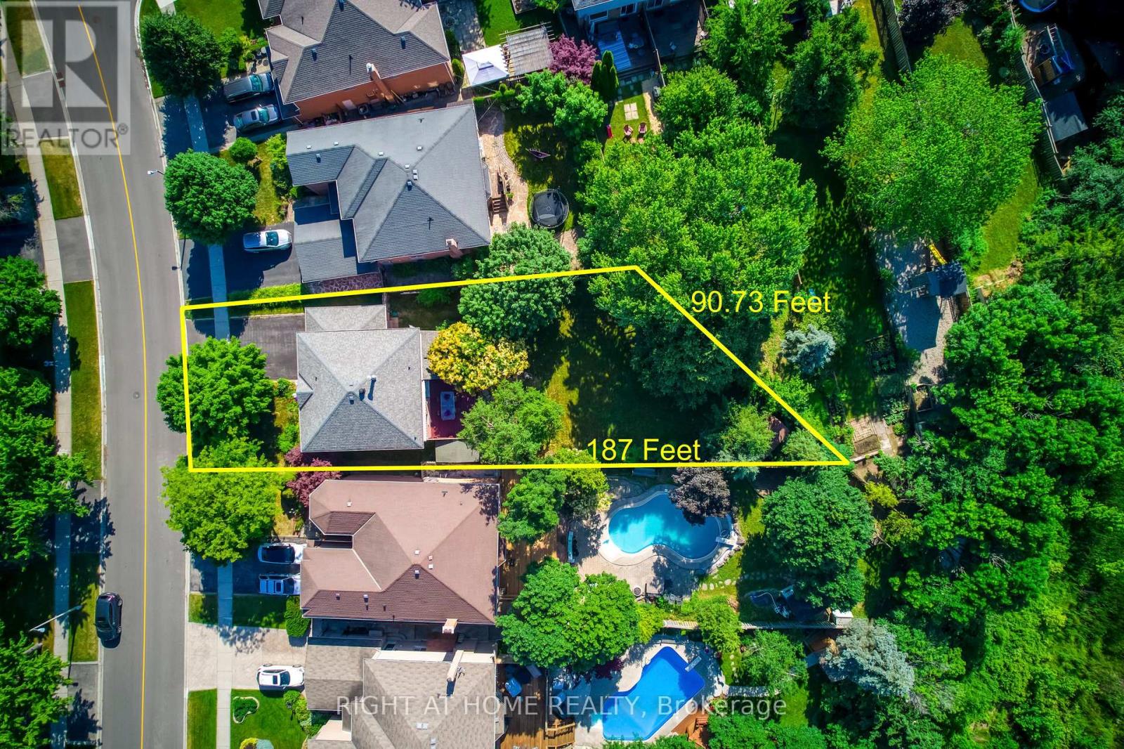226 Howell Rd, Oakville, ON L6H 5Y7