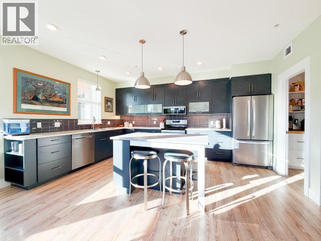 204-210 Hawkins St, Whitehorse, YT Y1A 1X4