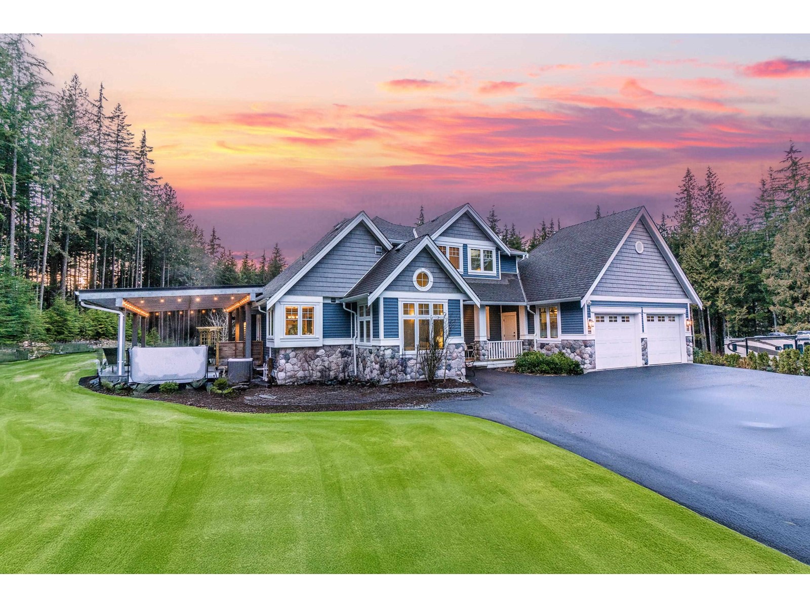 12595 Powell St, Mission, BC V4S 1C1