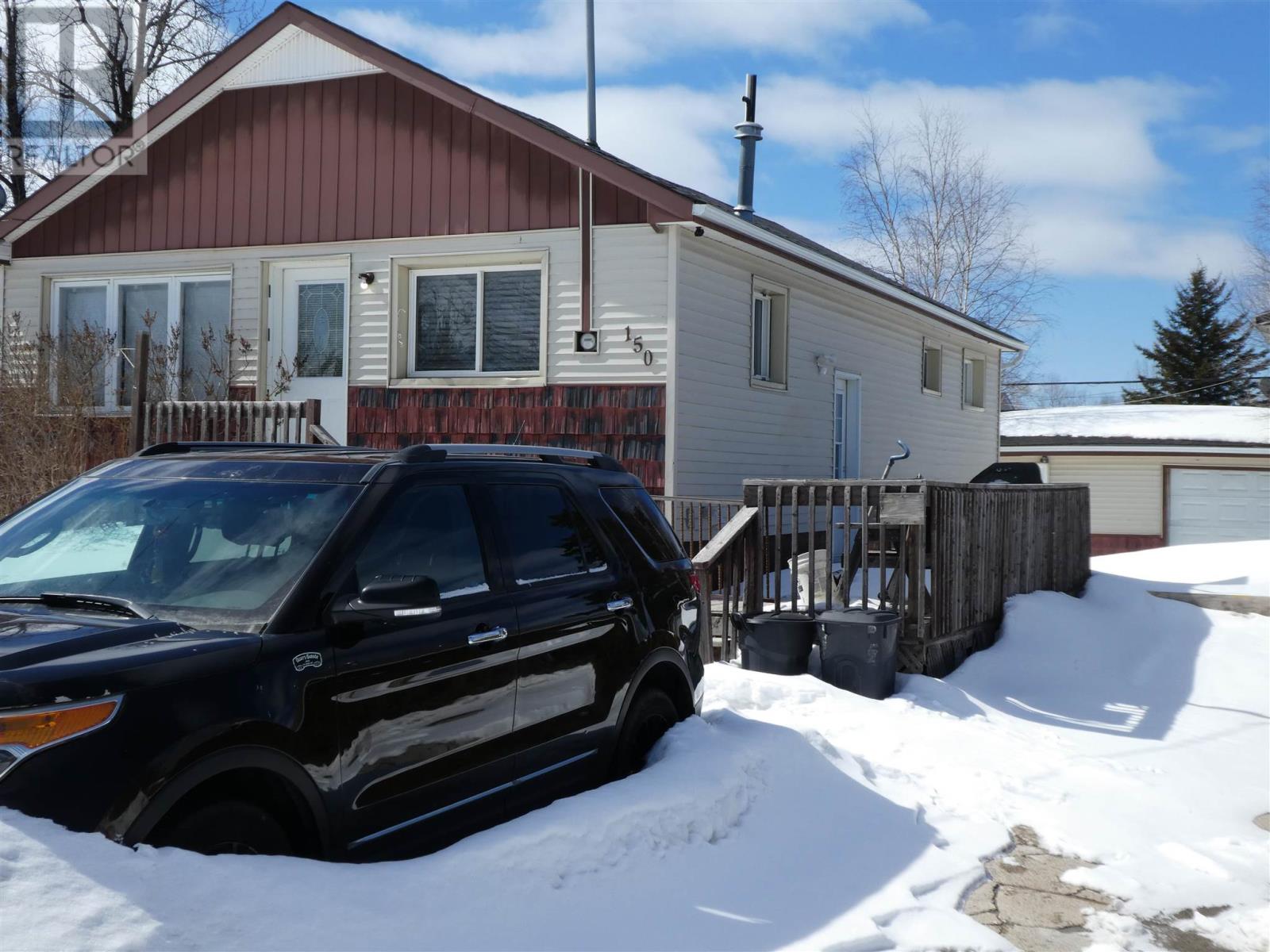 150 Dieppe Rd, Longlac, ON P0T 2A0