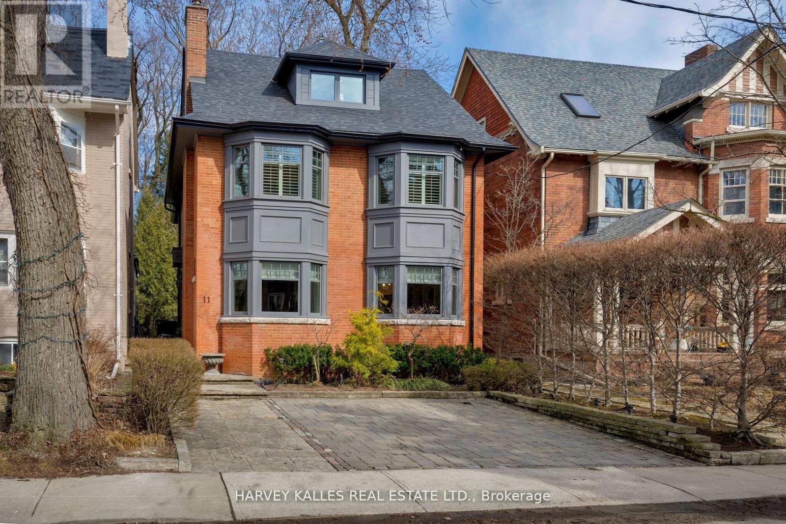 11 Hawthorn Ave, Toronto, ON M4W 2Z1