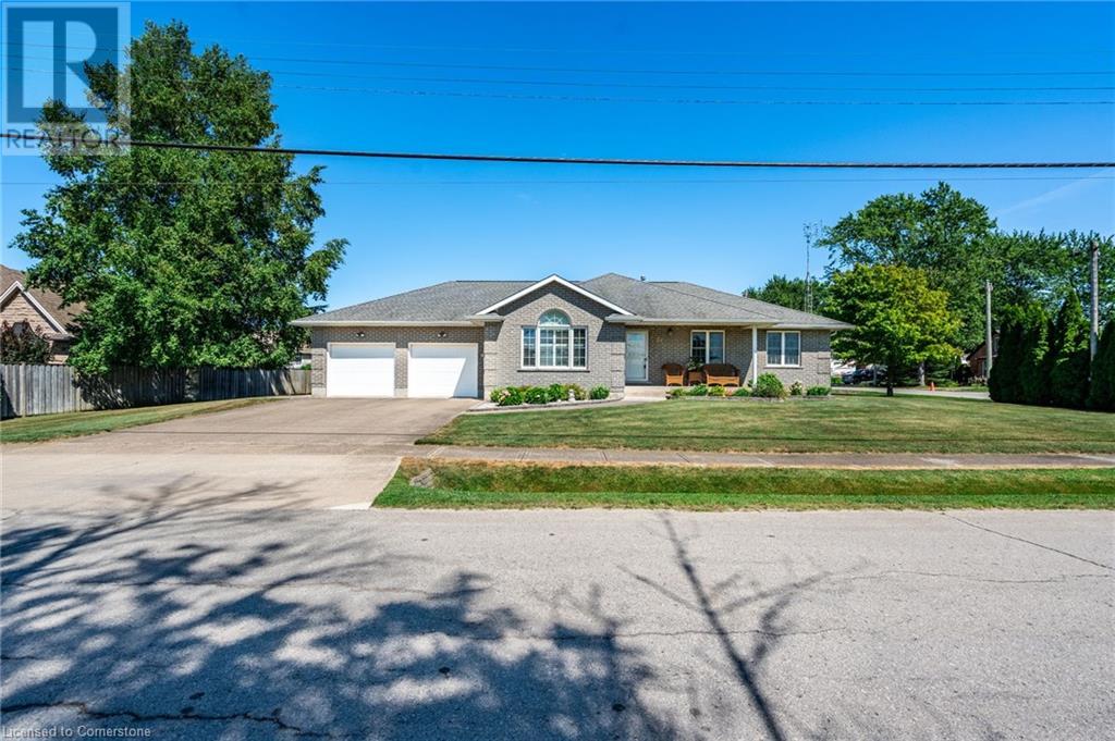 24 S Main St, Thorold, ON L0S 1K0