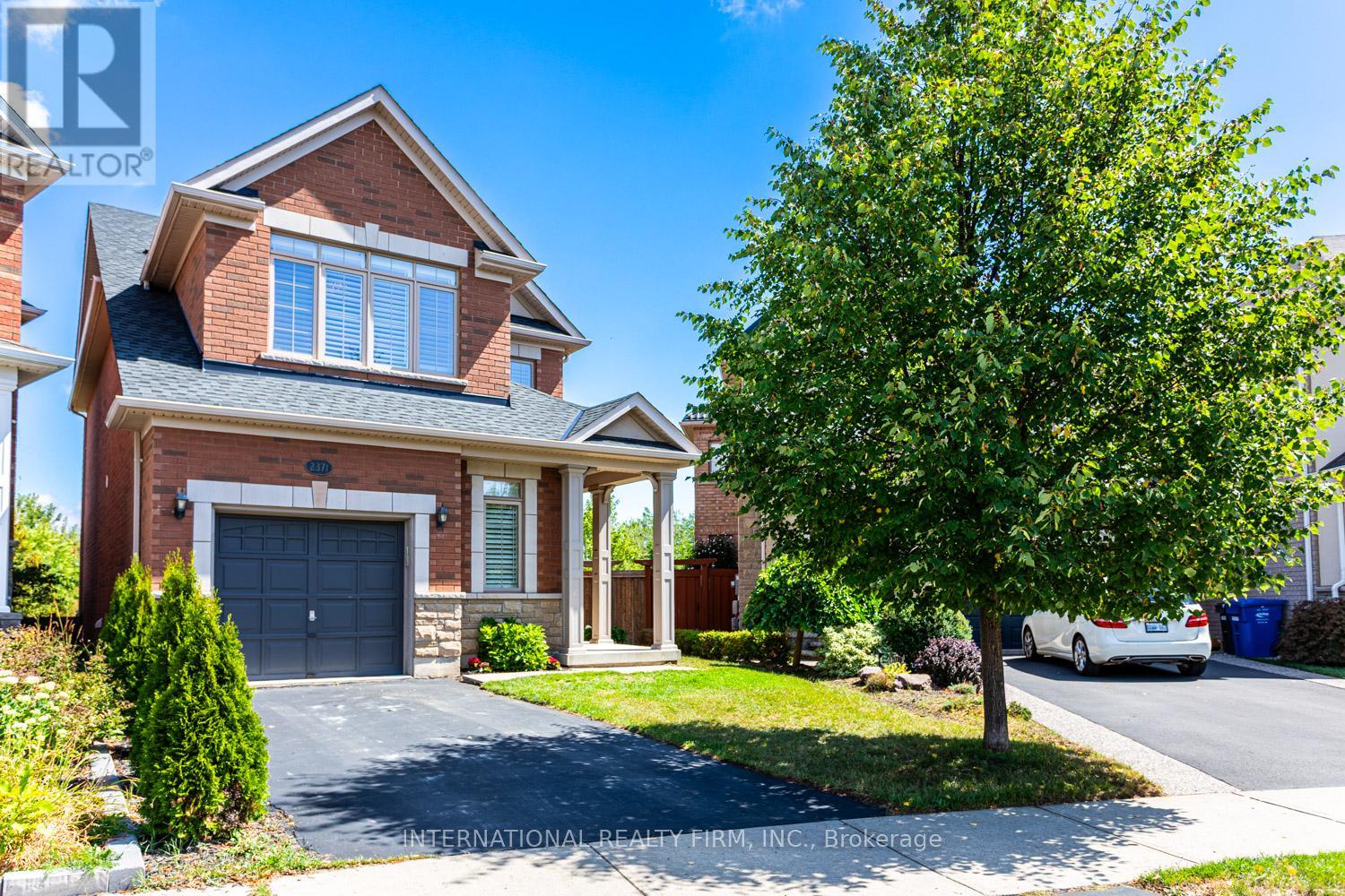 2371 Quetico Cres, Oakville, ON L6M 0R5
