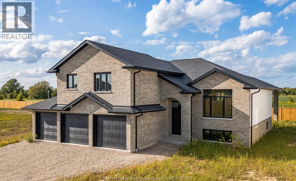 629 Summit St, Lakeshore, ON N0R 1A7