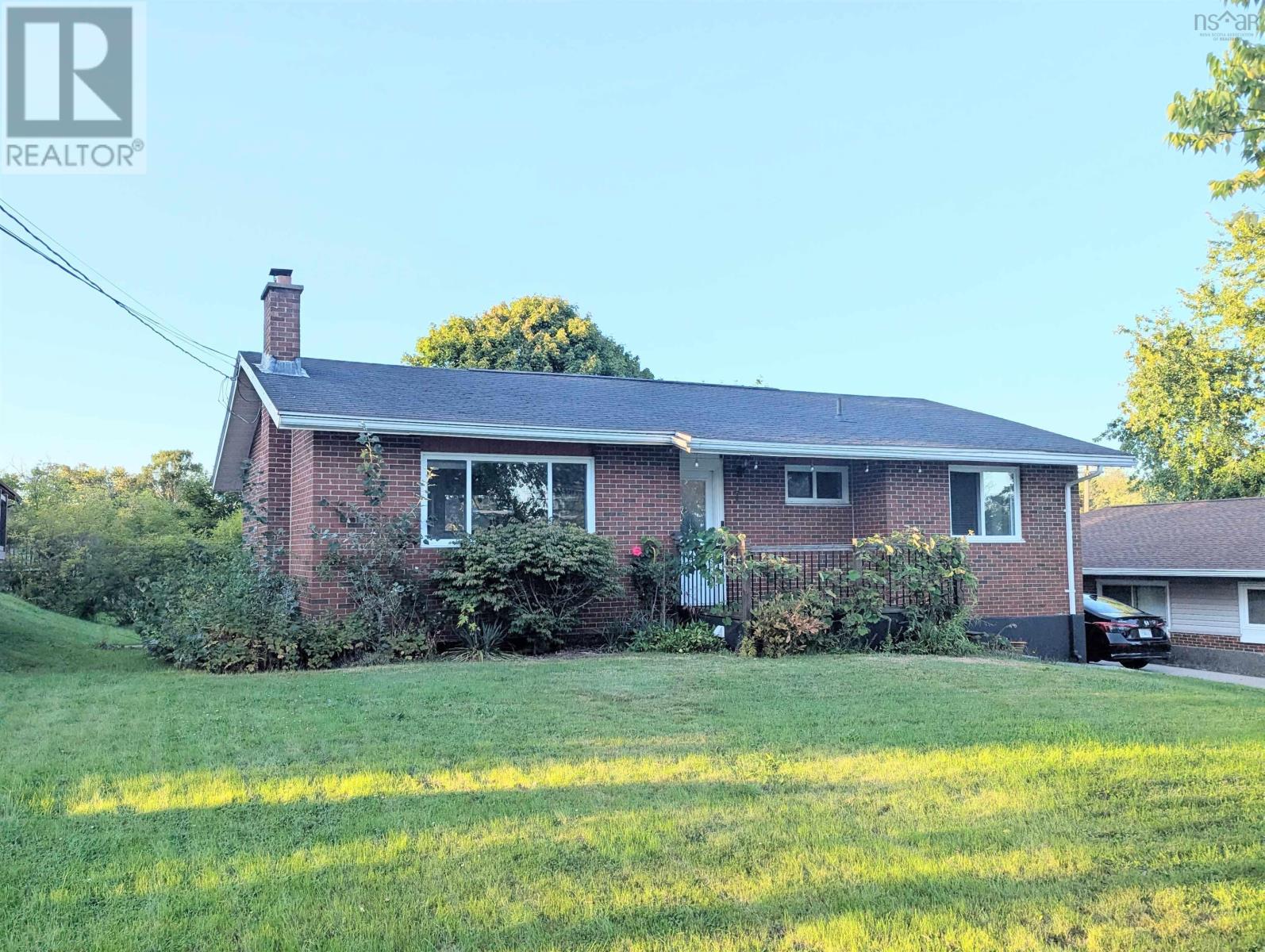 7 Muriel Ave, Dartmouth, NS B2W 2E4