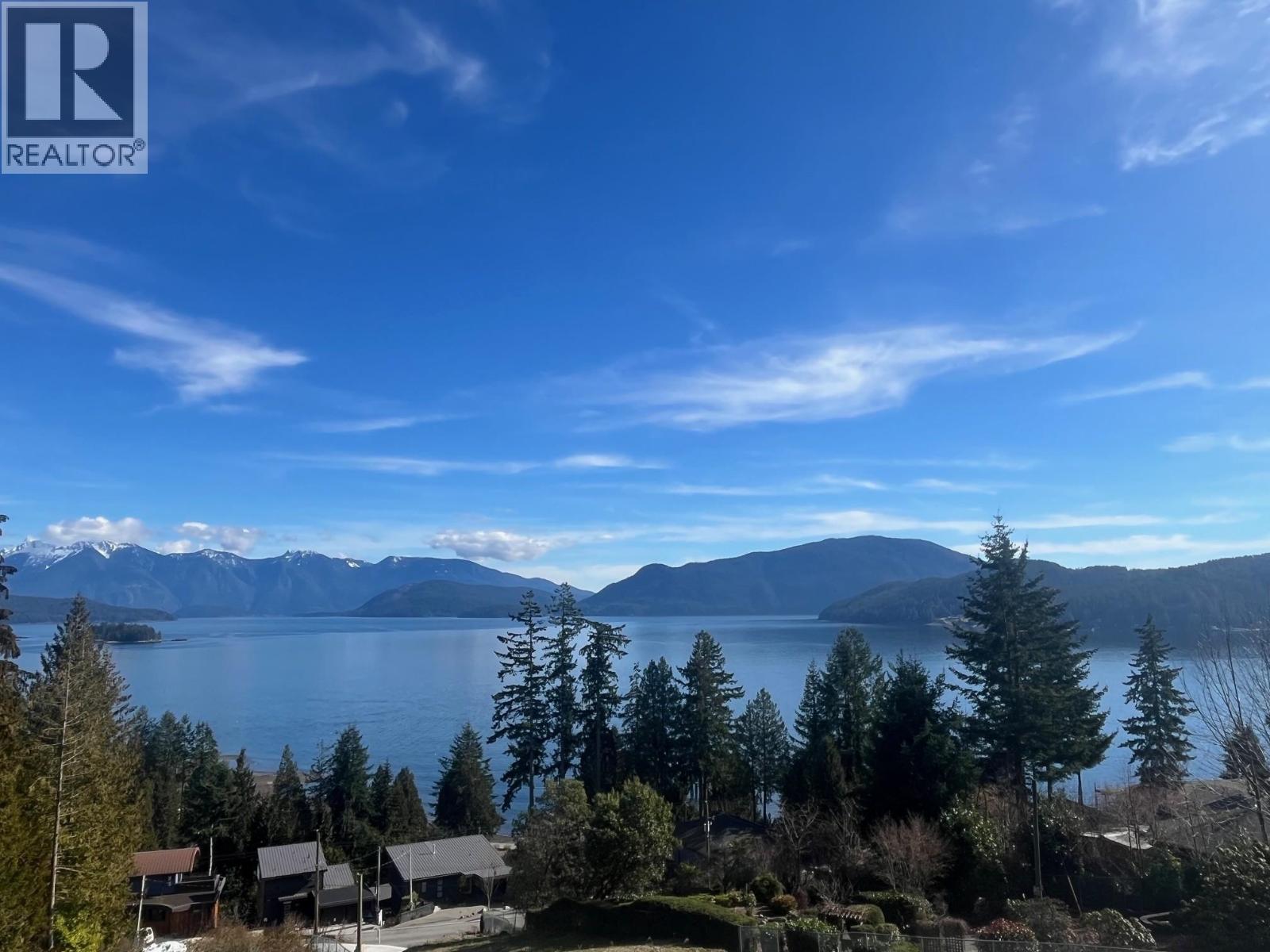 1829 North Rd, Gibsons, BC V0N 1V1