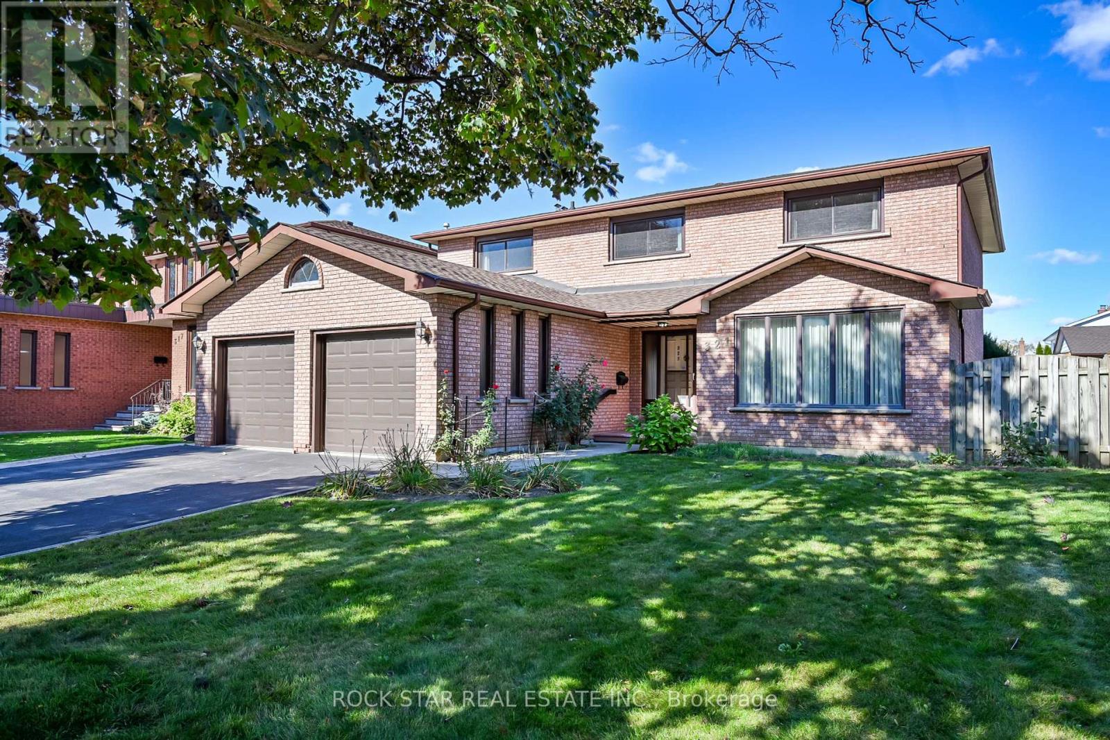 321 Creelman Rd, Mississauga, ON L5A 4A6