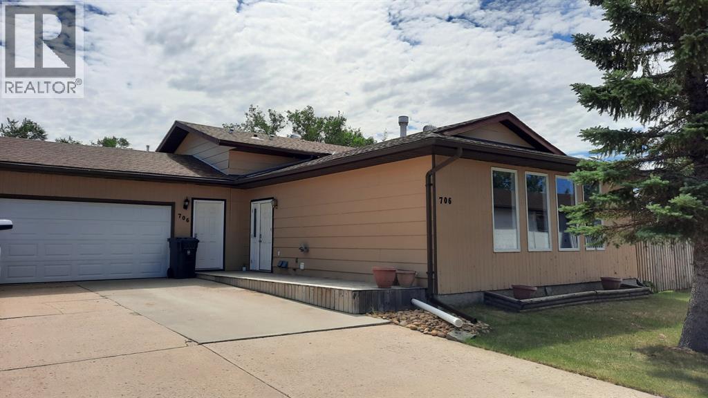 706 Bankview Close, Drumheller, AB T0J 0Y6