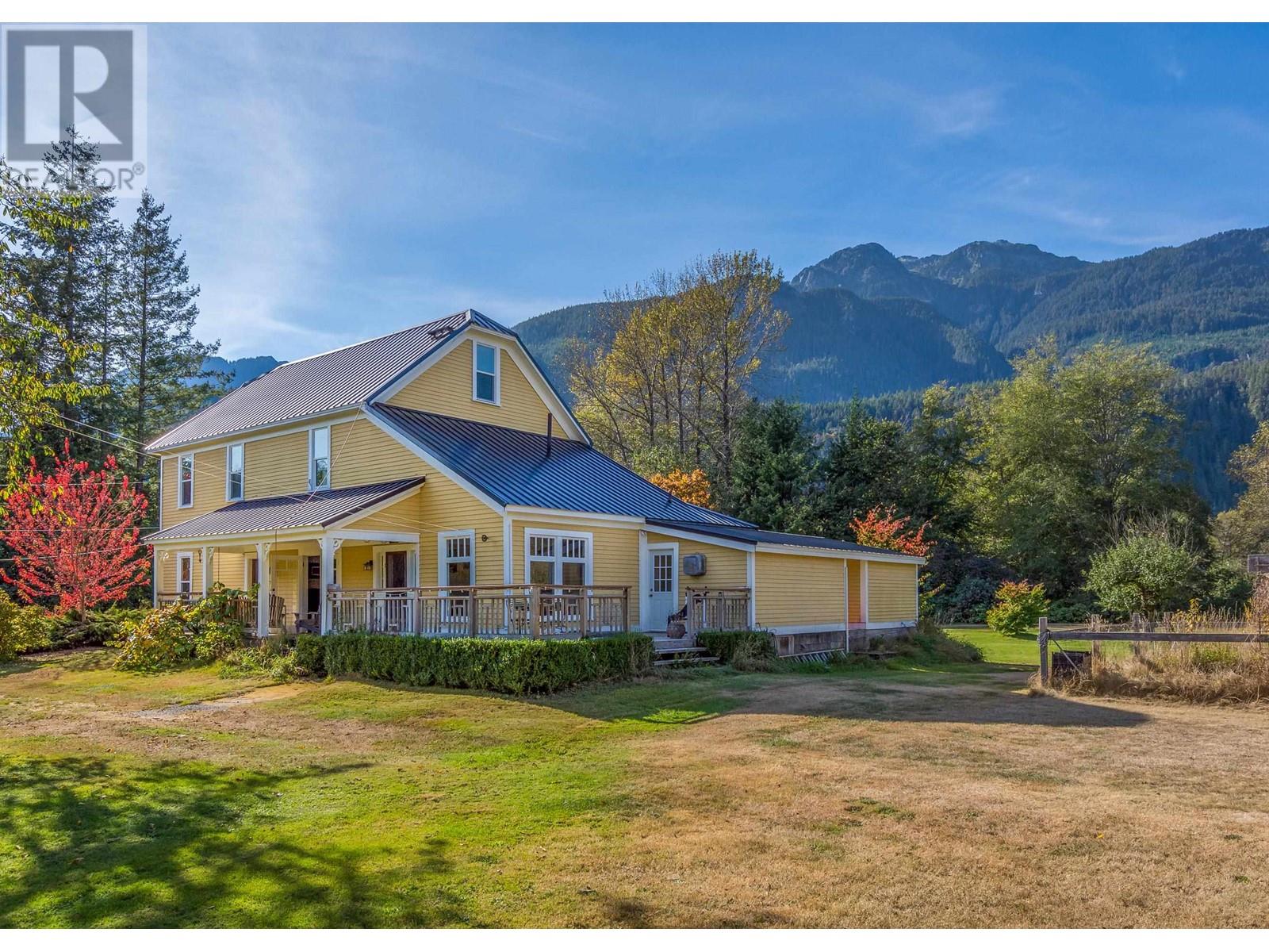 1189 Judd Rd, Squamish, BC V0N 1H0