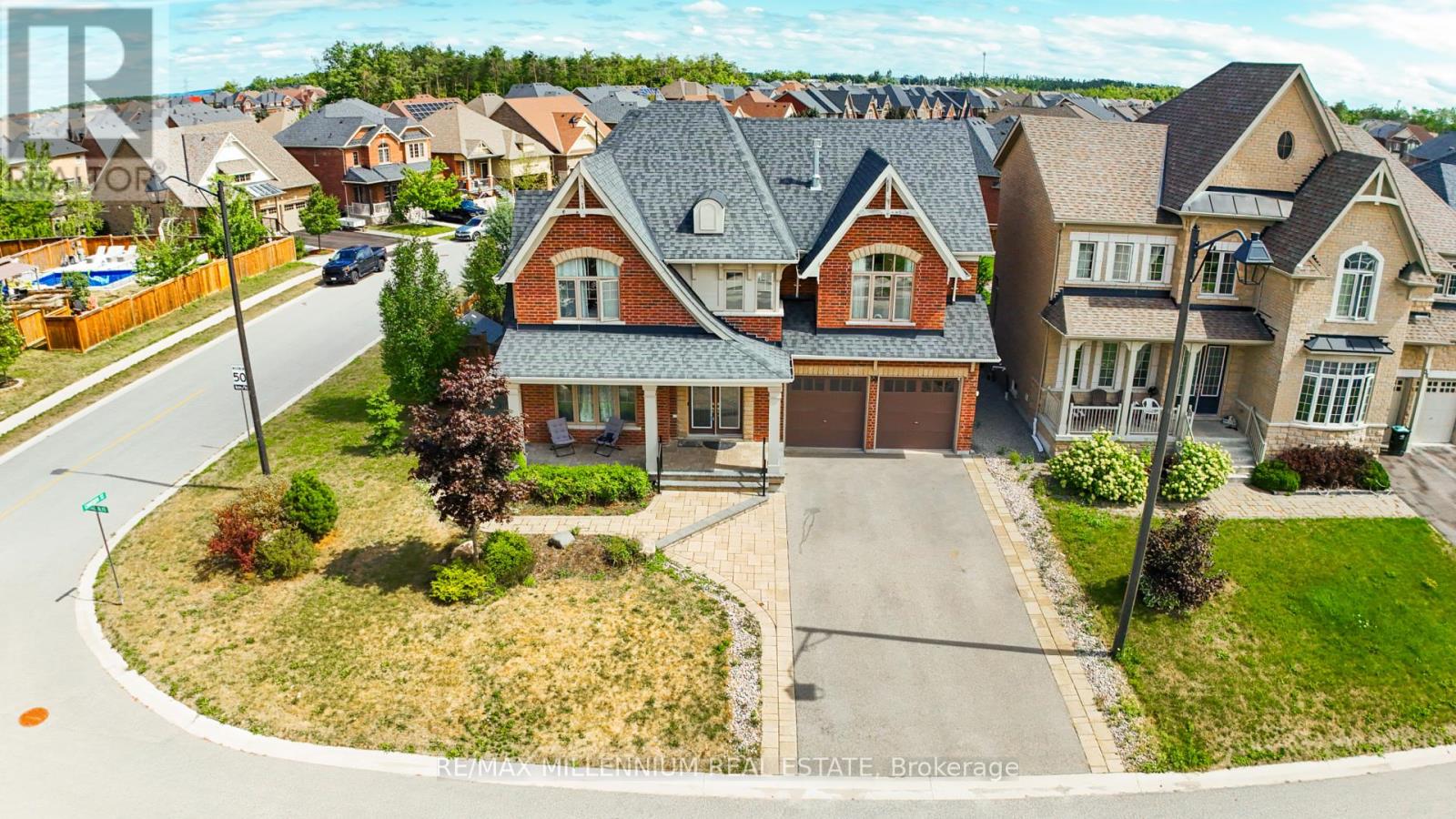 58 Trail Blvd, Springwater, ON L9X 0S4