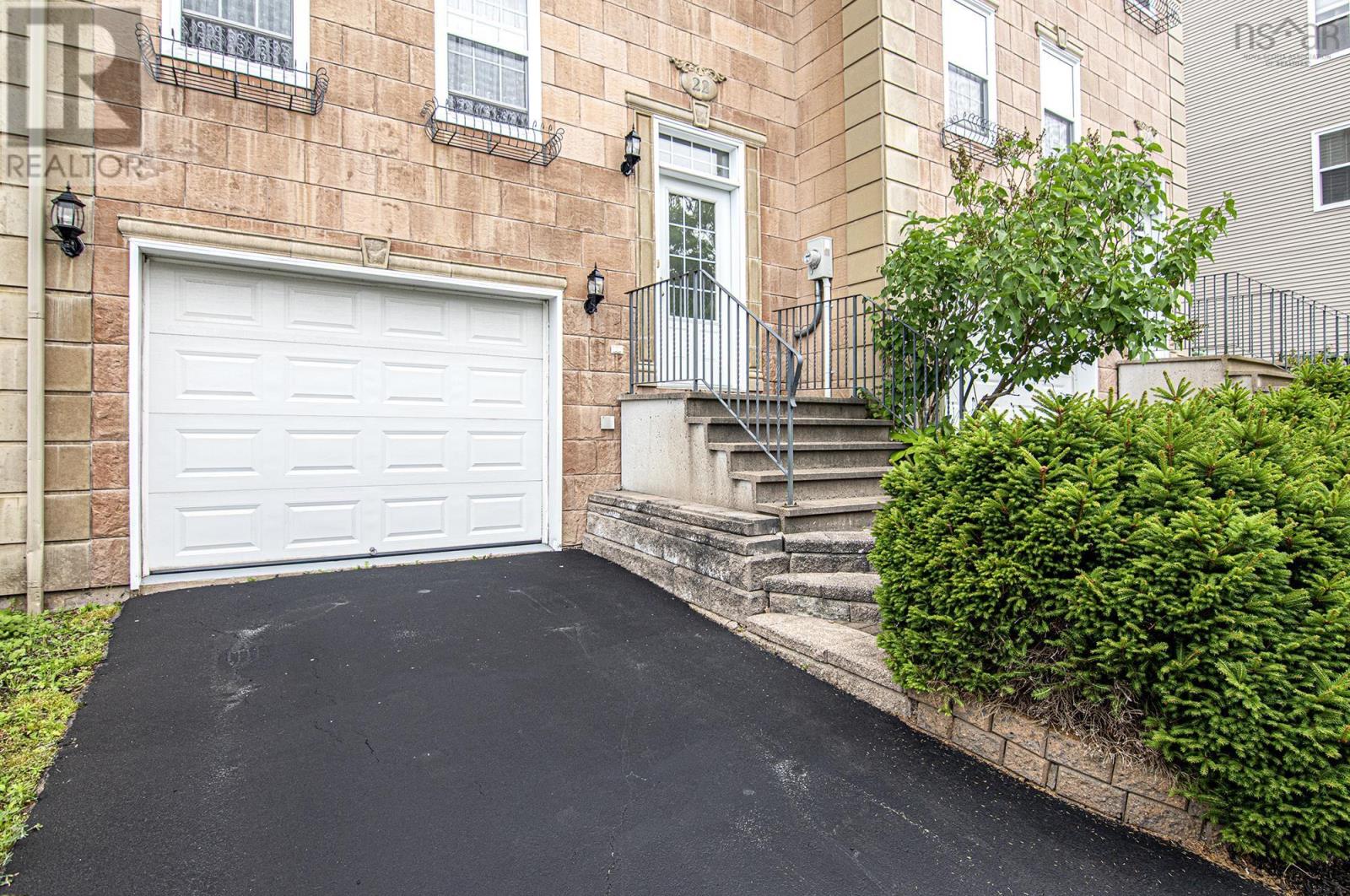 22 Brigadier Ct, Halifax, NS B3M 4Y5