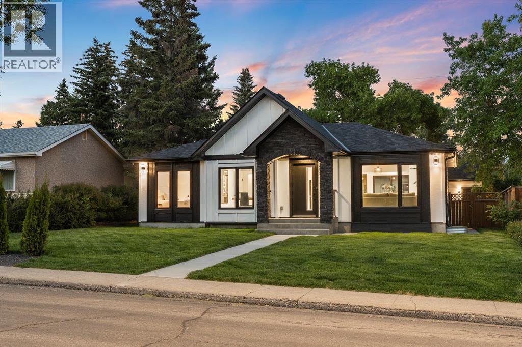 45 Street Sw Unit 4940, Calgary, AB T3E 3W4