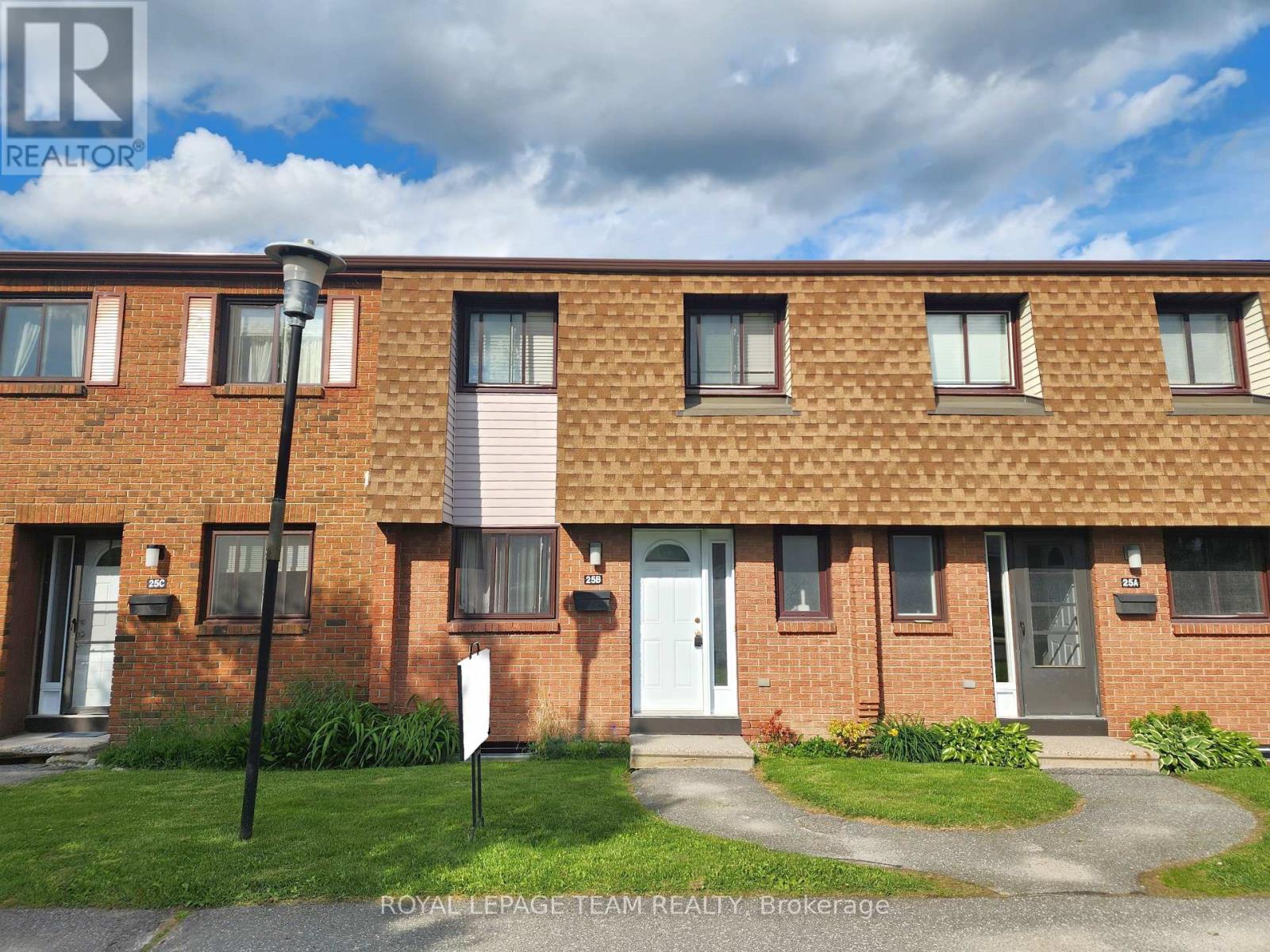 25 Bertona Street #b, Ottawa, ON K2G 4G7