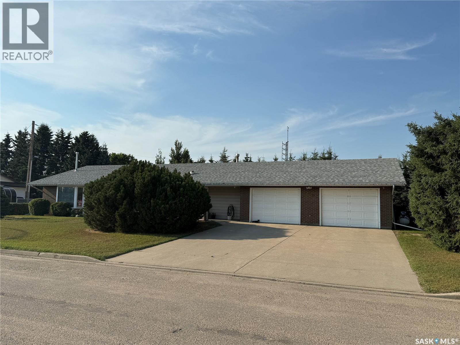 701 Adamson Cres, Shellbrook, SK S0J 2E0