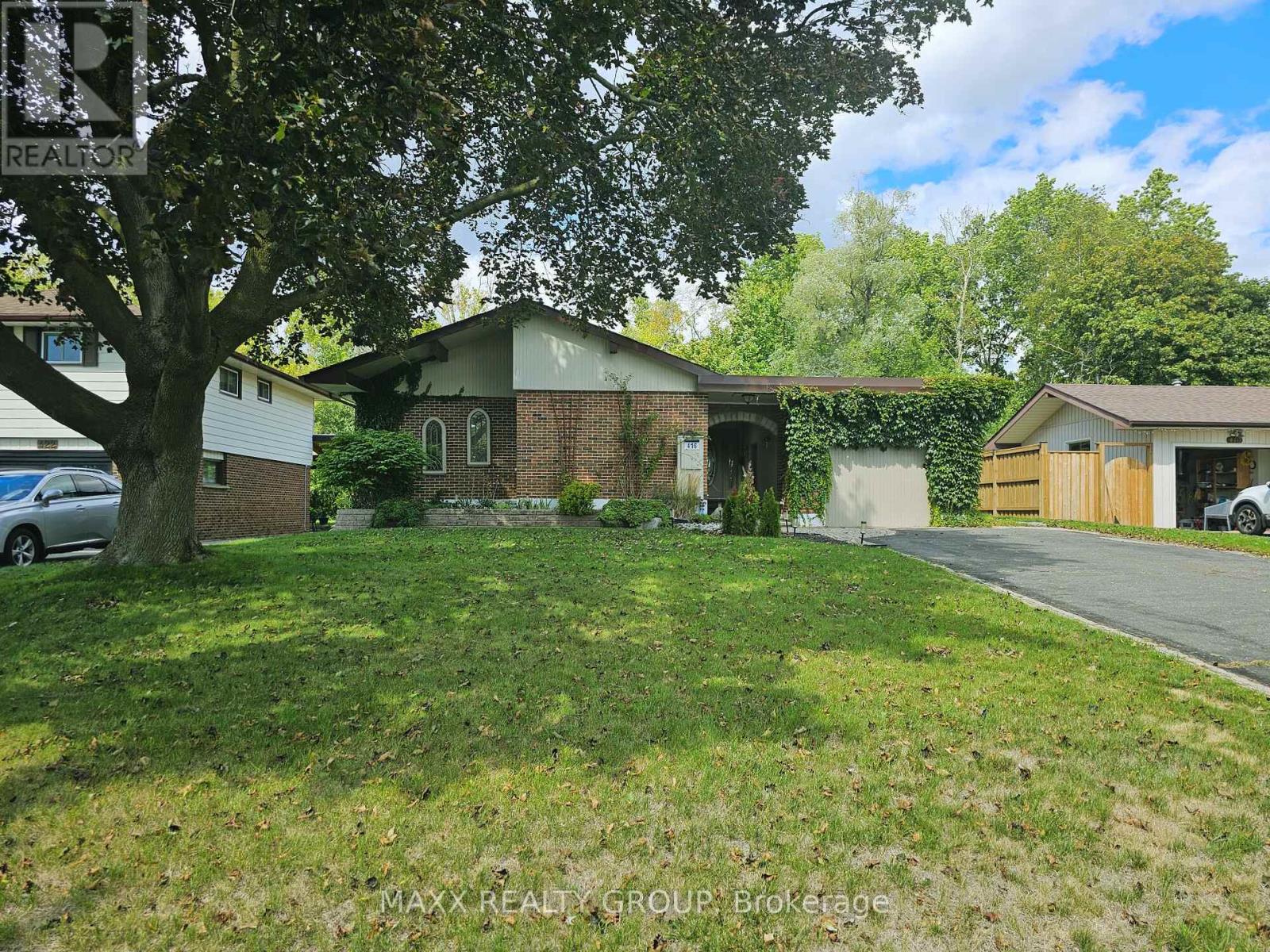 416 Jane Ave, Oshawa, ON L1J 3L4