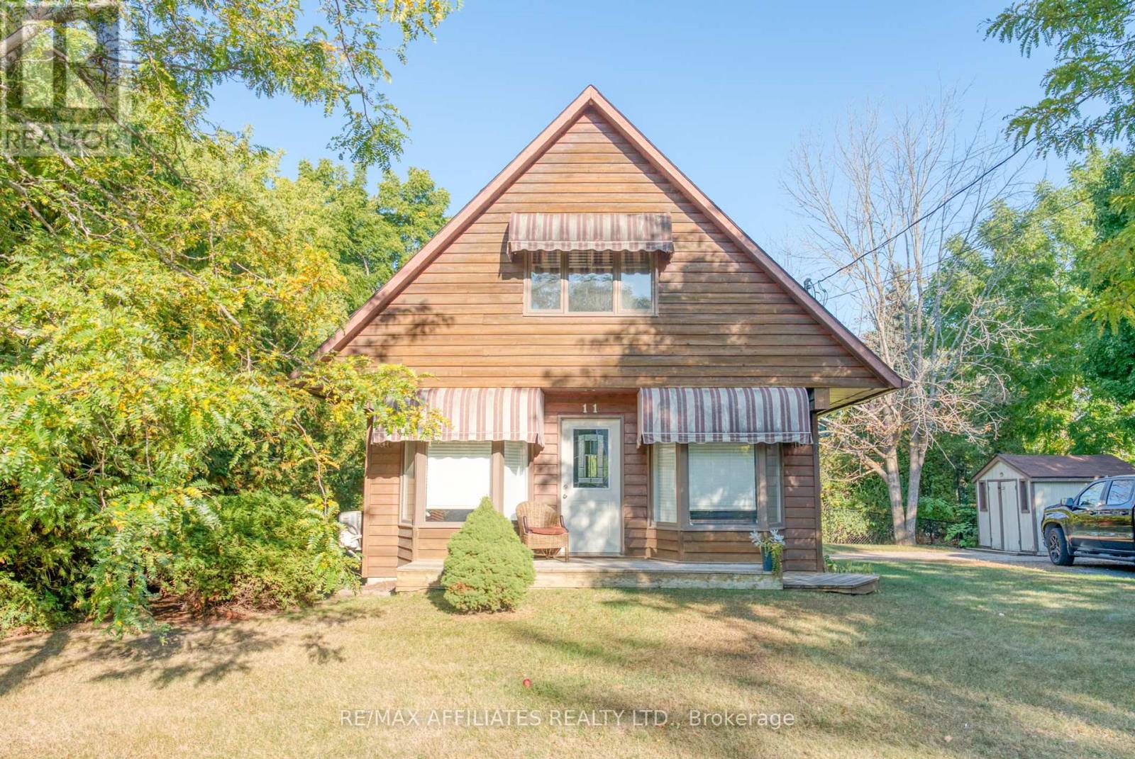 11 Drummond St, Rideau Lakes, ON K0G 1P0