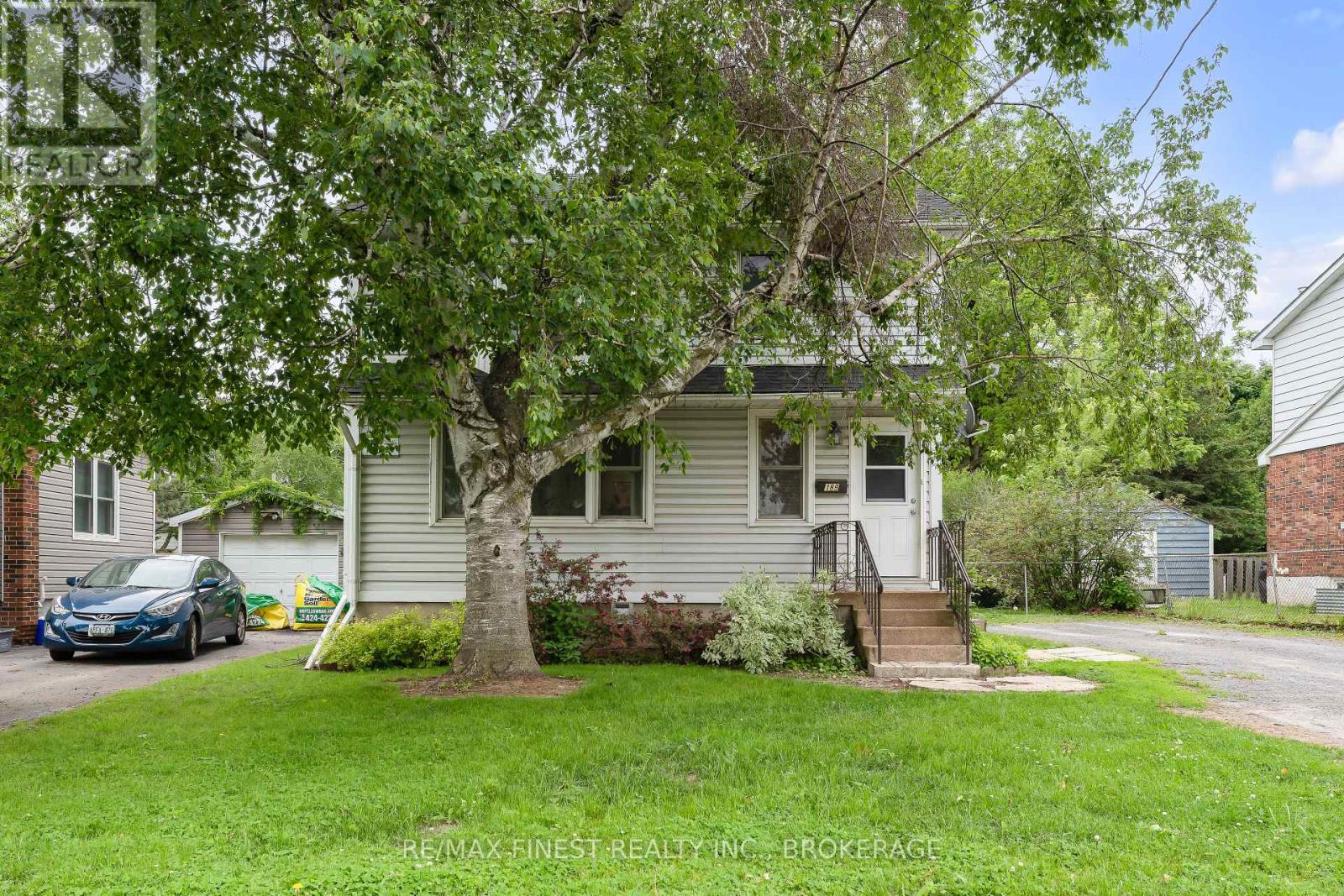189 Hawthorne Ave, Kingston, ON K7M 1Z2