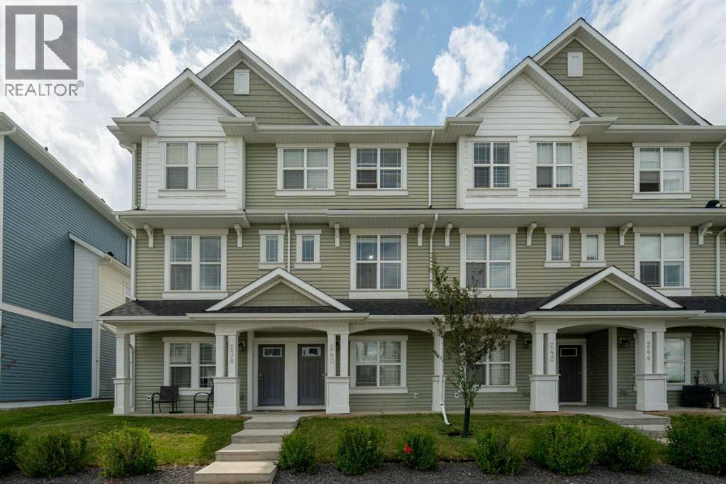 240 Copperleaf Way SE, Calgary, AB T2Z 5G2