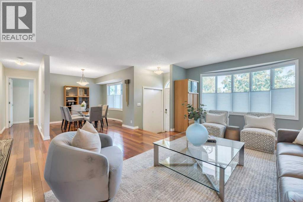 17 Windermere Rd SW, Calgary, AB T3C 3K2