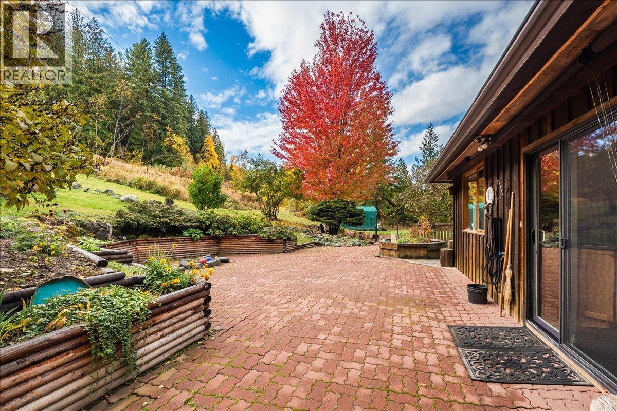 3330 Kenville Mine Rd, Nelson, BC V1L 6V6