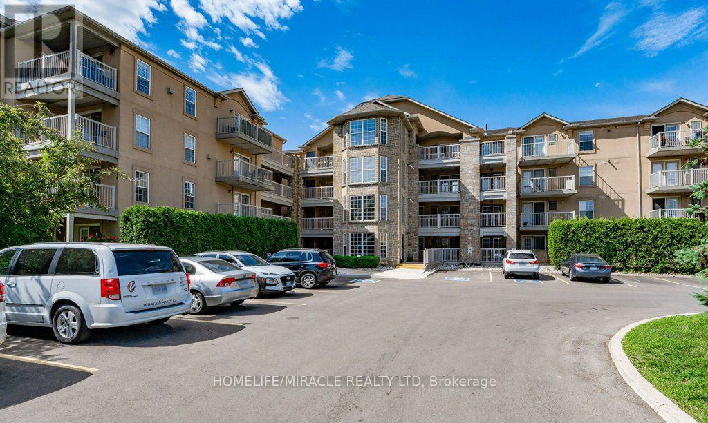 306 1440 Bishops Gate, Oakville, ON L6M 4M9