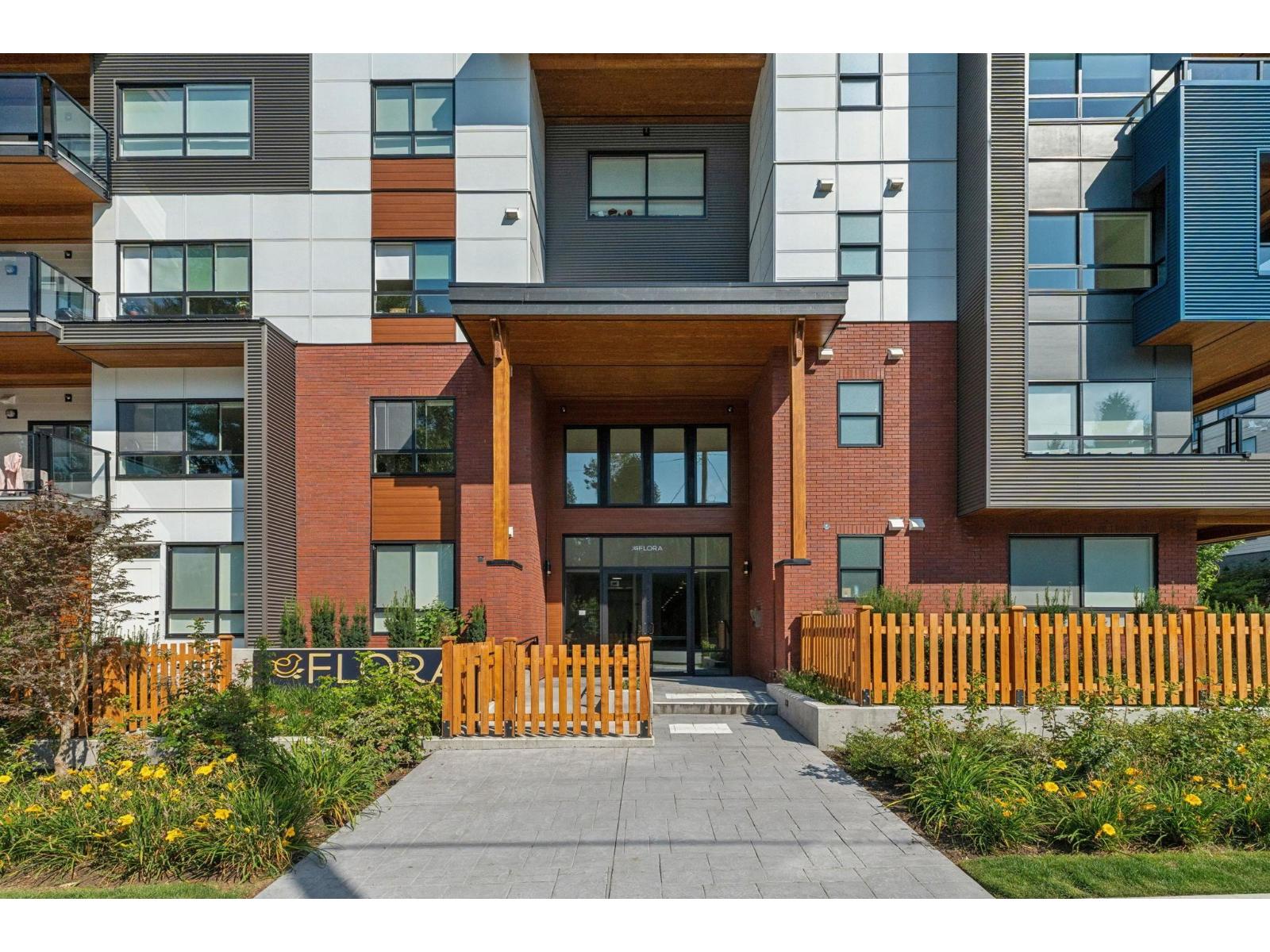 20286 72b Avenue Unit 206, Langley, BC V2Y 1T2