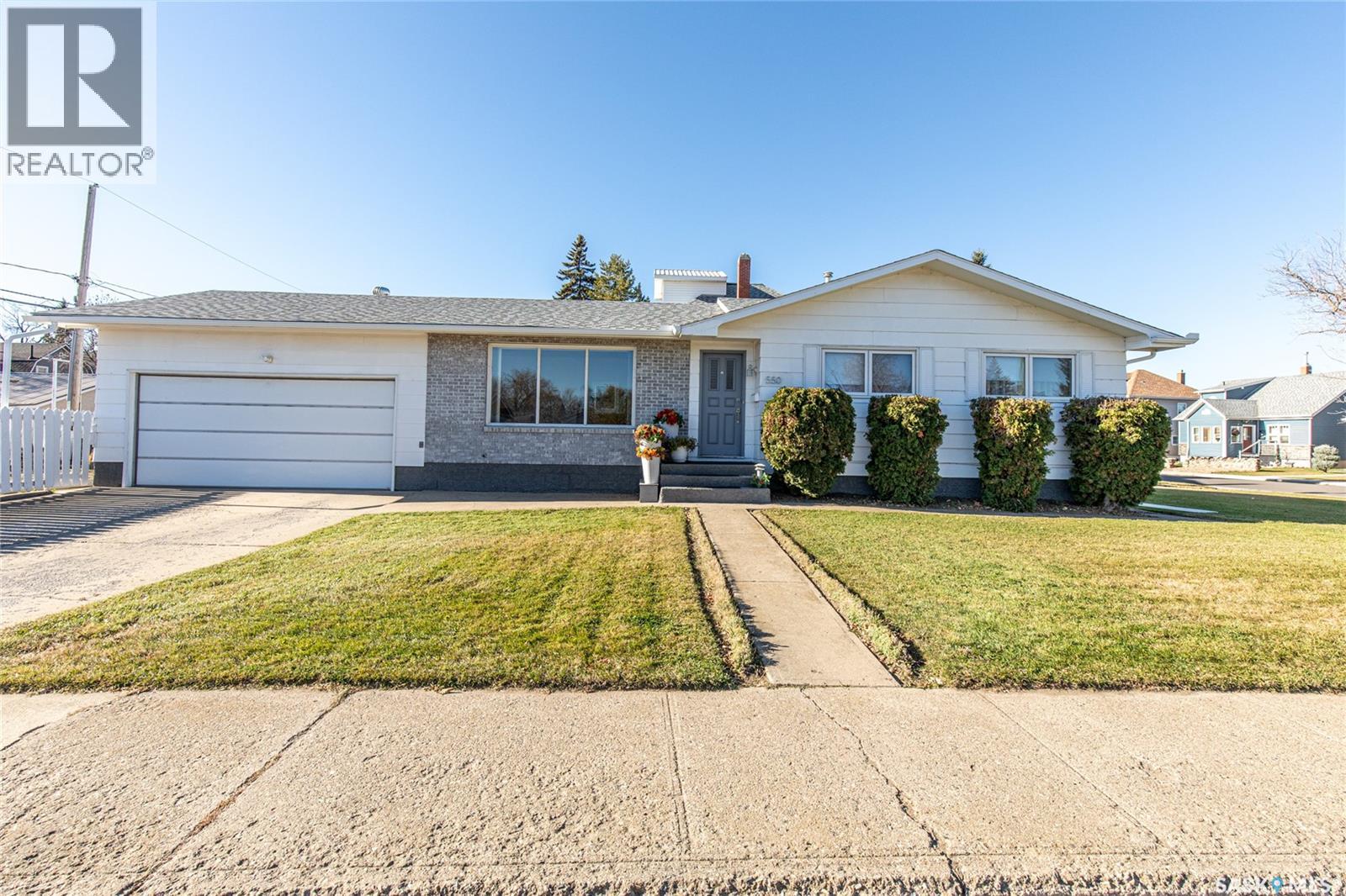 550 3 Avenue Northwest, Moose Jaw, SK S6H 7B6