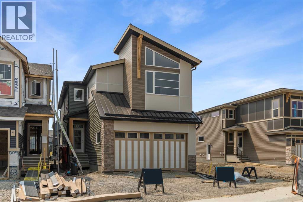 67 Silver Spruce Bay SW, Calgary, AB T2X 5L9