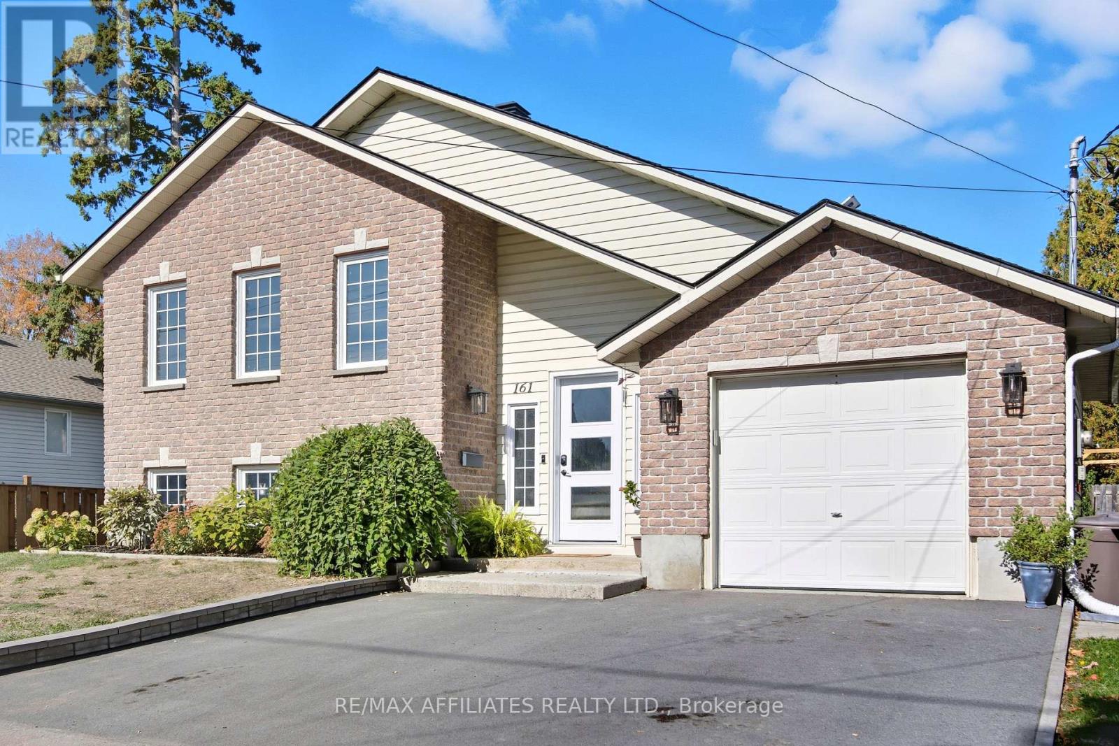 161 Henry St, Carleton Place, ON K7C 1A9