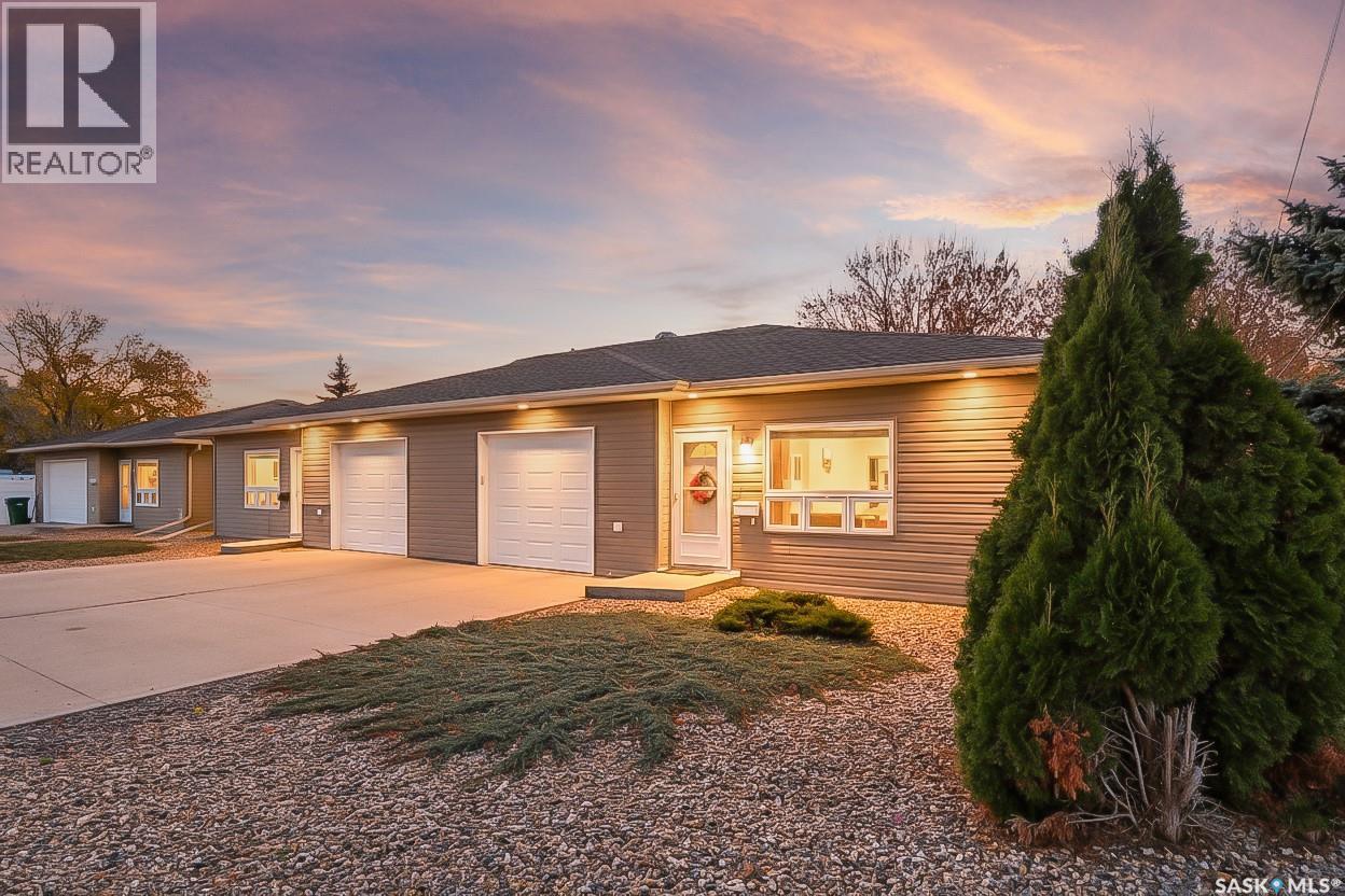 551 Caribou St W #b, Moose Jaw, SK S6H 2K4
