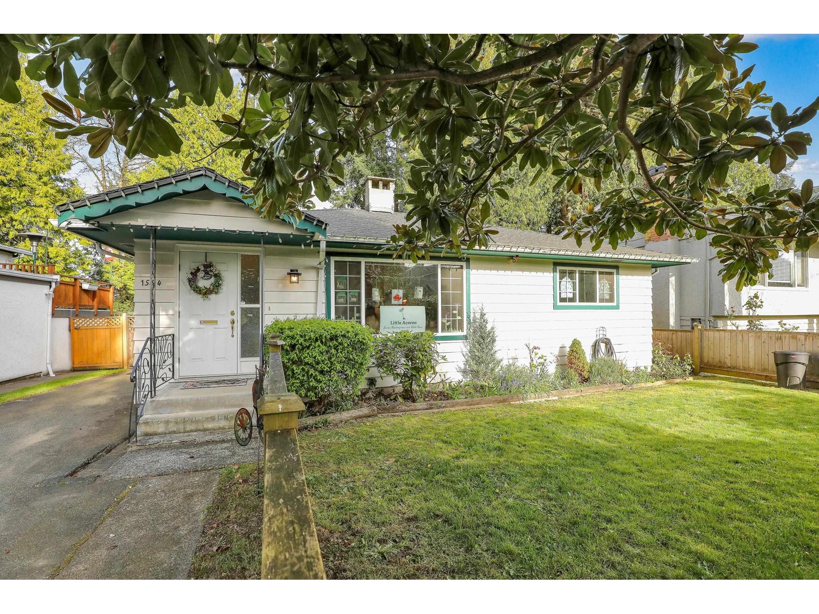 1554 Stevens St, White Rock, BC V4B 4Y5