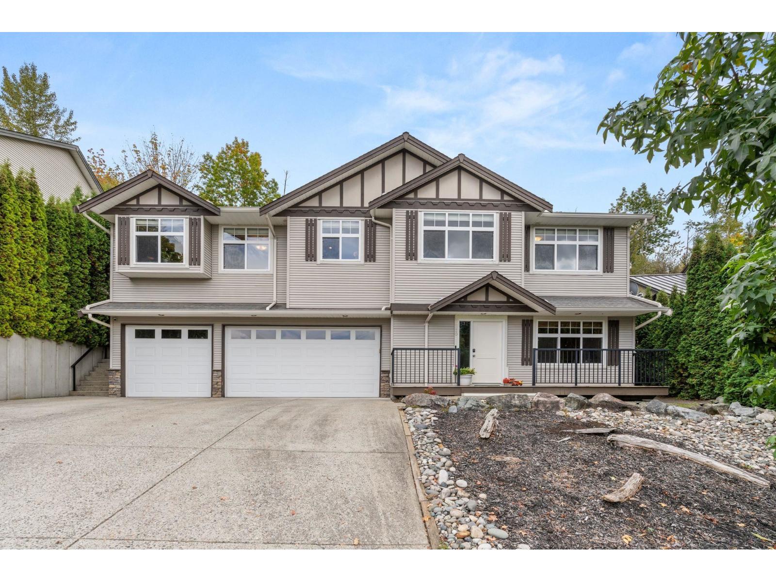 3330 Goldstream Dr, Abbotsford, BC V3G 3B7
