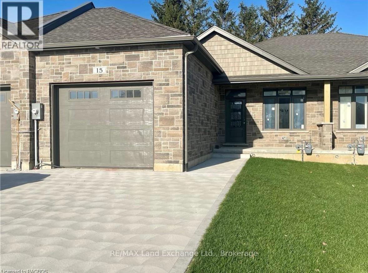 15 Nyah Ct, Kincardine, ON N0G 2T0