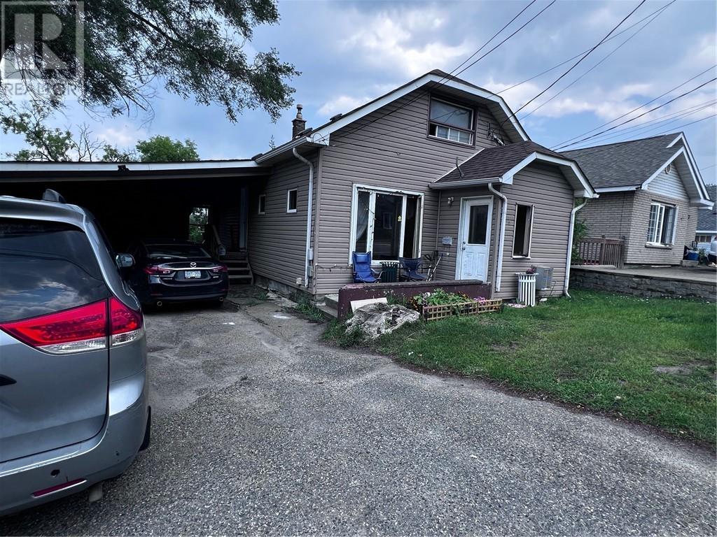 496 Elm St, Sudbury, ON P3C 1W3