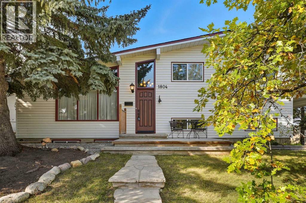 1804 Braemar Pl SW, Calgary, AB T2W 0Z4