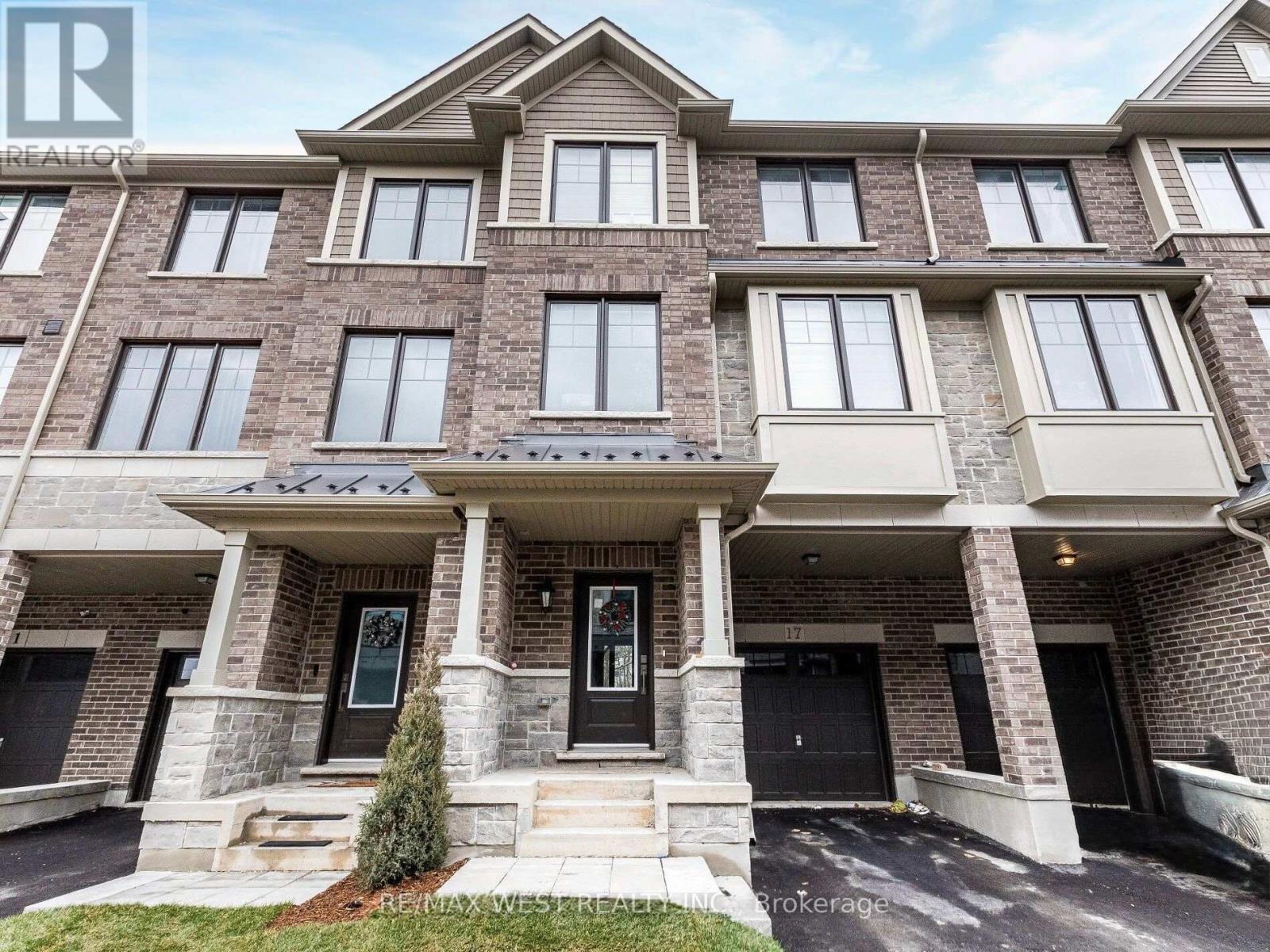 17 Folcroft St, Brampton, ON L6Y 0B6