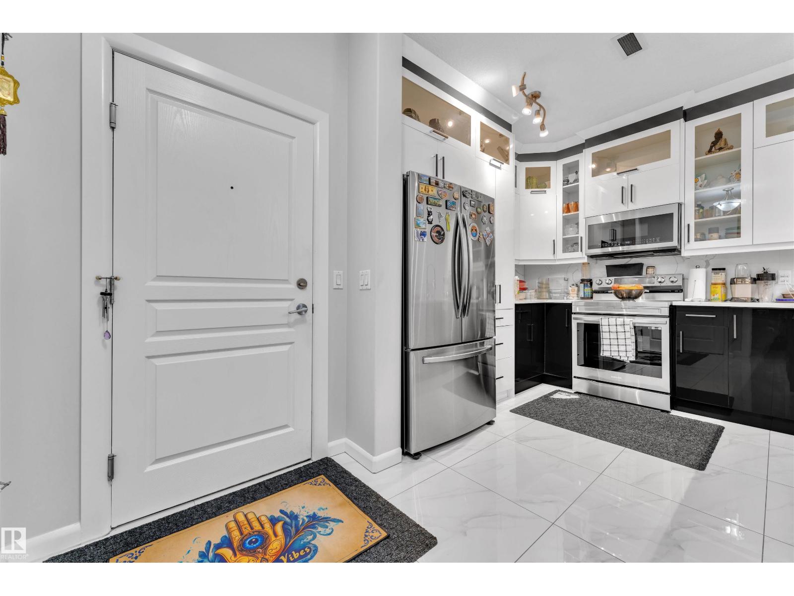 160 Magrath Rd NW, Edmonton, AB T6R 3T7
