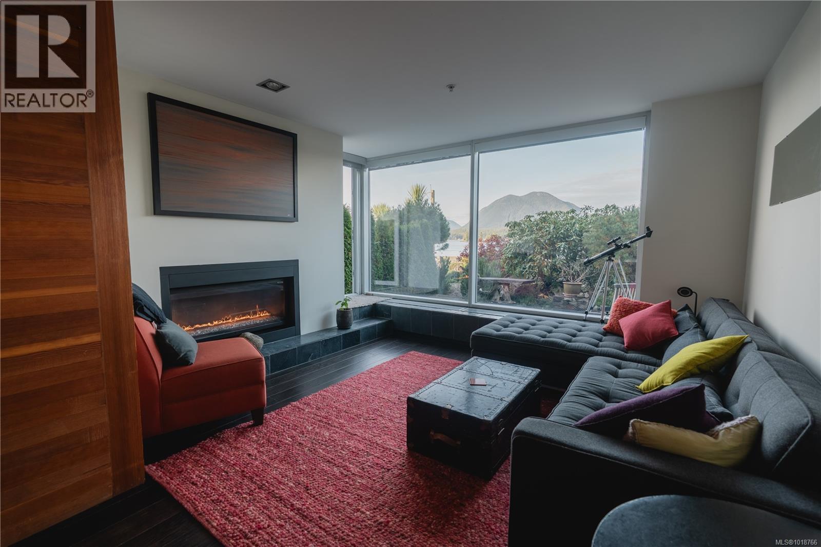 368 Main St Unit 102 St, Tofino, BC V0R 2Z0