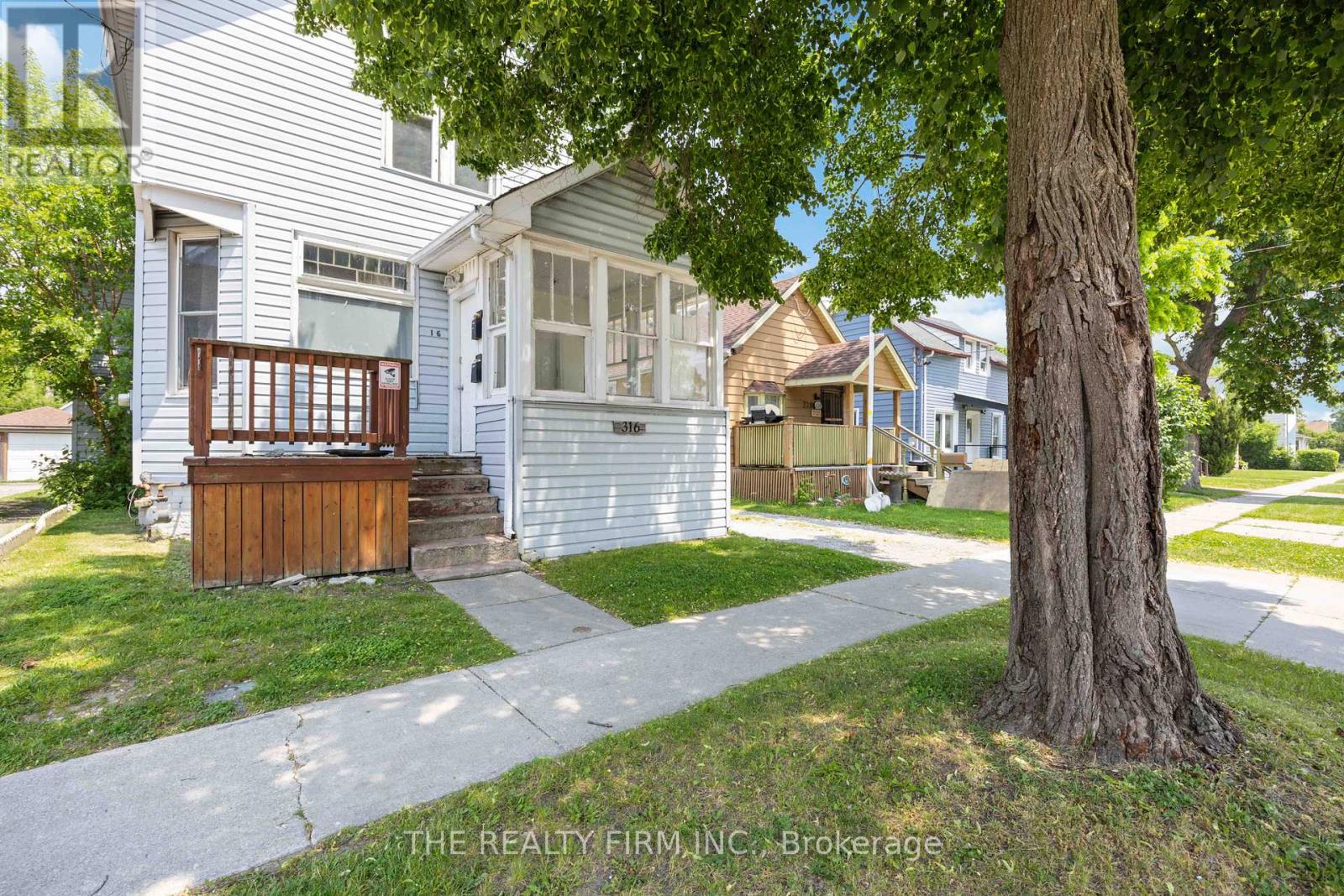 316 Confederation St, Sarnia, ON N7T 2A5