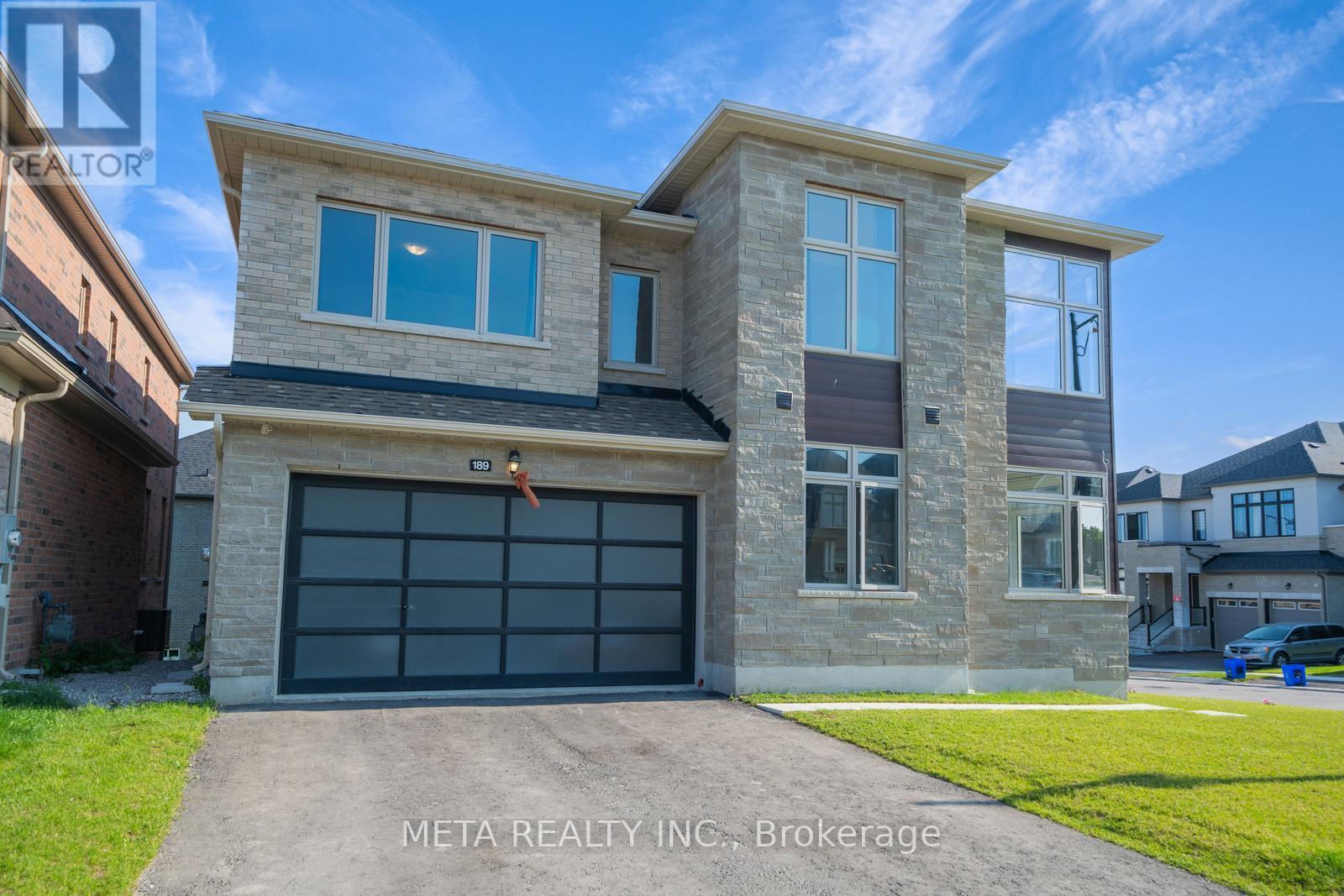 189 Thompson Dr, East Gwillimbury, ON L9N 1E2