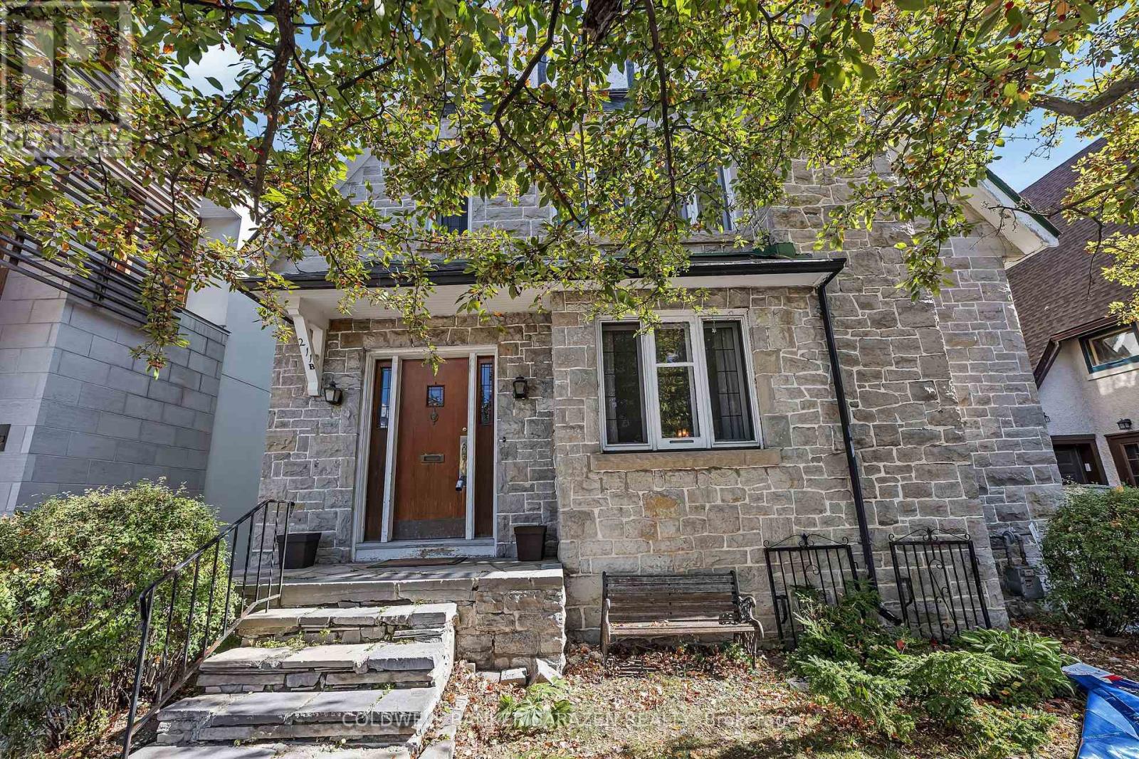 211 B Melrose Ave, Ottawa, ON K1Y 1V3