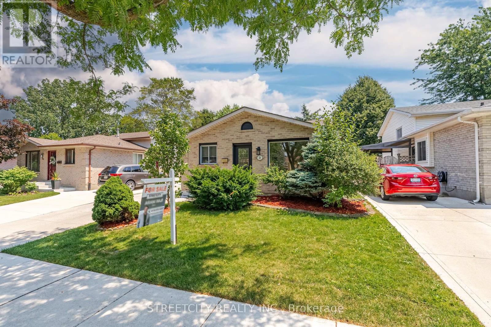 20 Fairchild Cres, London, ON N6E 3E2