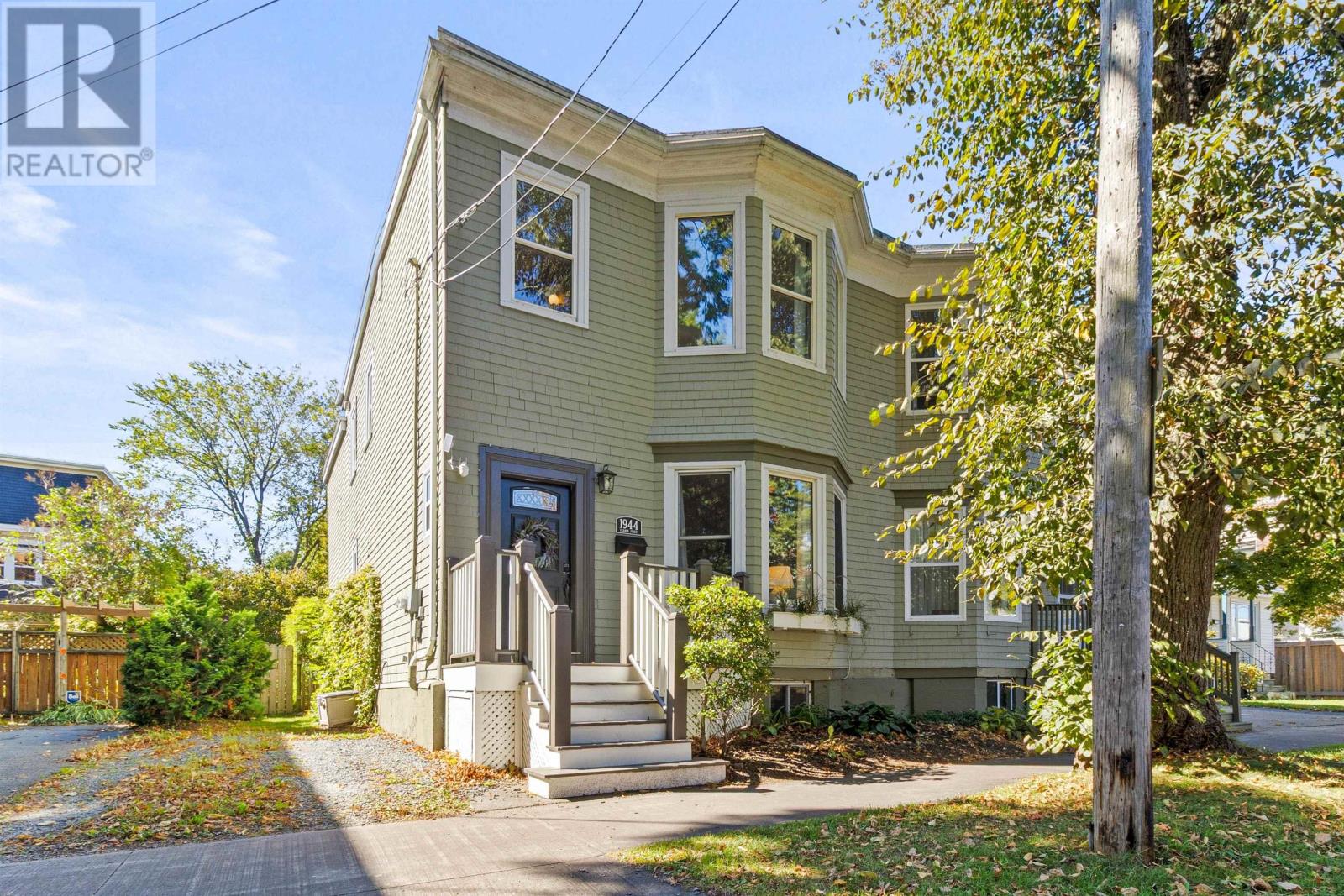 1944 Vernon St, Halifax, NS B3H 3N9