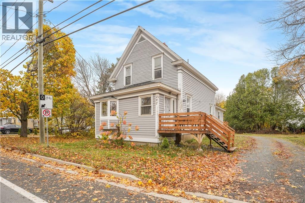 292 Sunset Dr, Fredericton, NB E3A 1A9