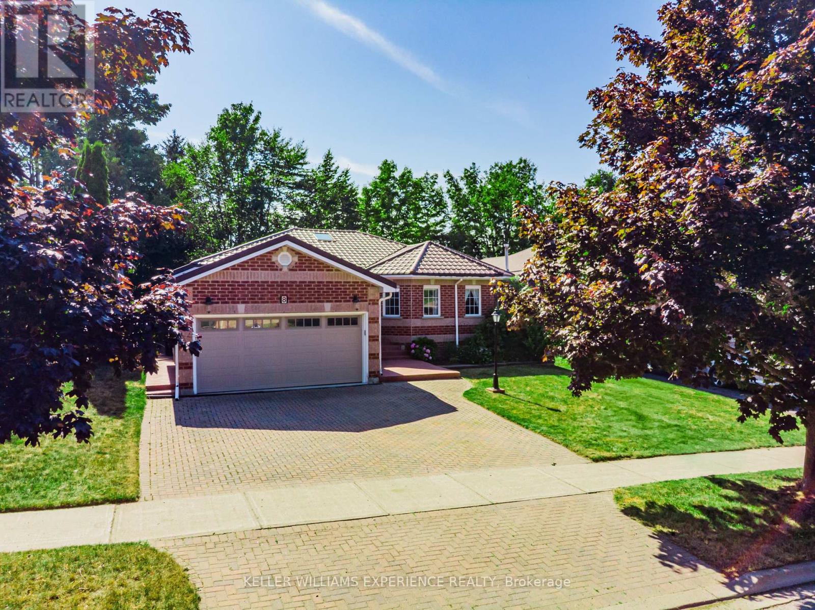 8 Kell Pl, Barrie, ON L4N 9K3