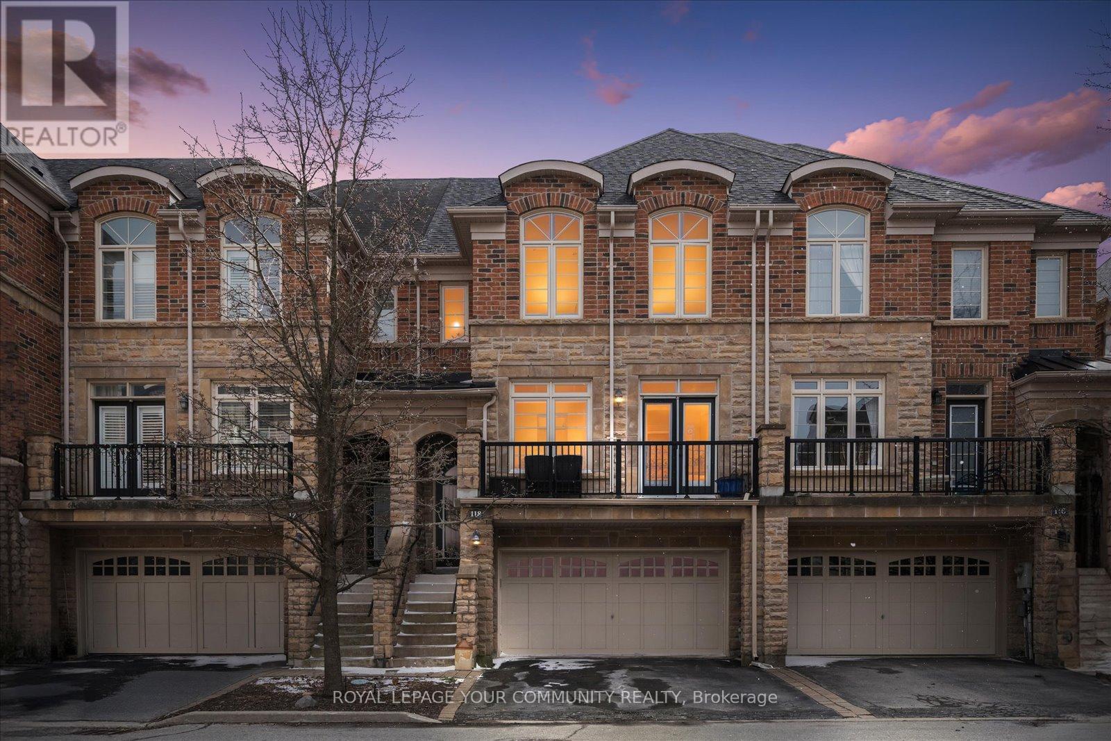 118 Chapman Ct, Aurora, ON L4G 0E2