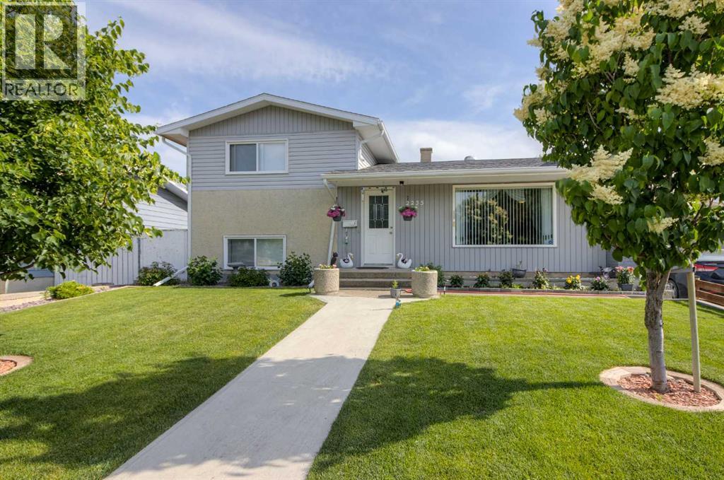 23 Avenue Unit 2235 Ave, Coaldale, AB T1M 1H4