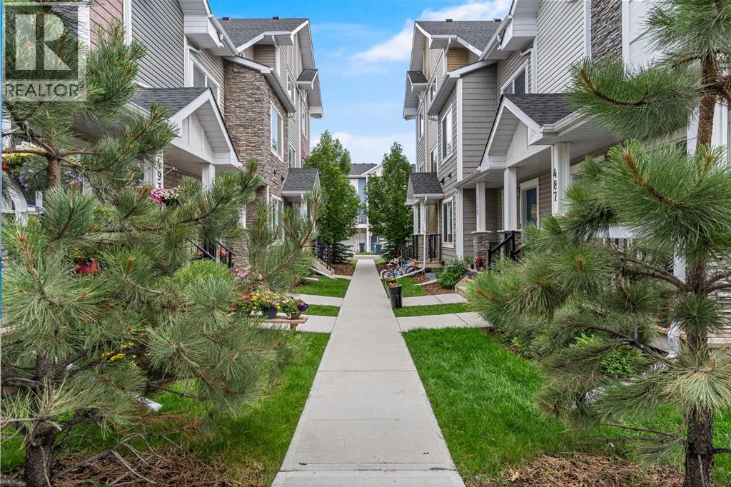 485 Canals Xing SW, Airdrie, AB T4B 4L3