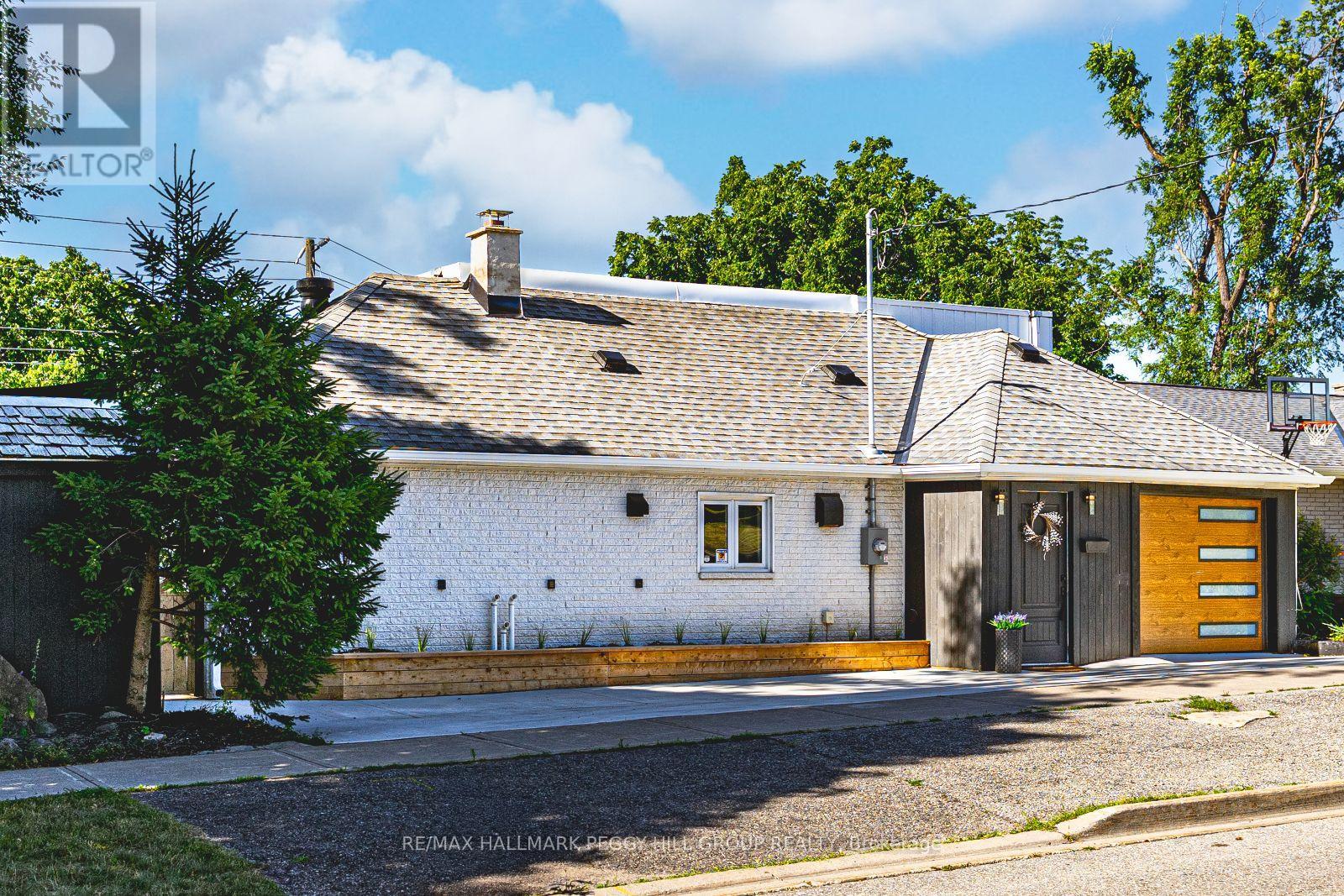 425 Codrington St, Barrie, ON L4M 1S9